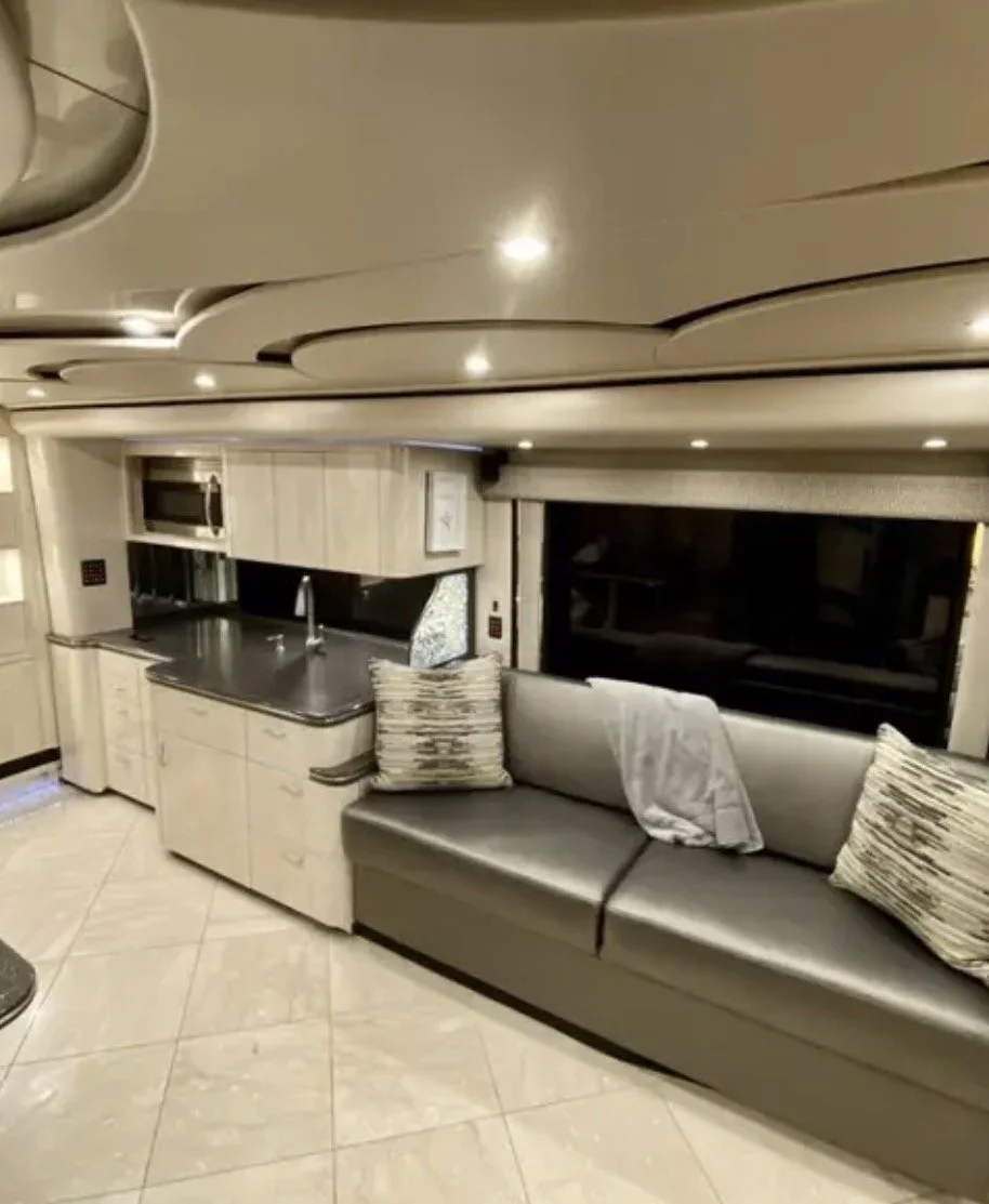 2010 prevost 14.jpg