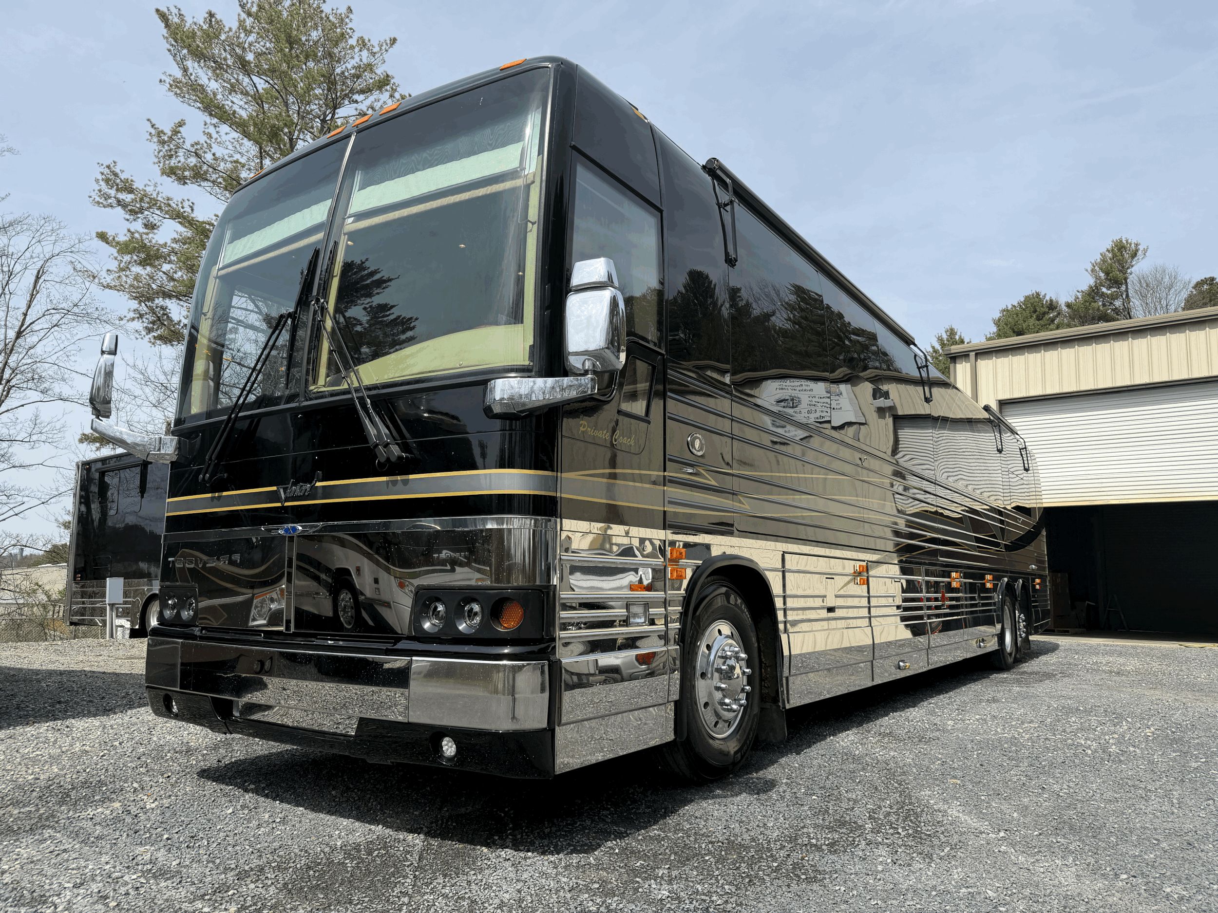 2001 Prevost Featherlite double slide