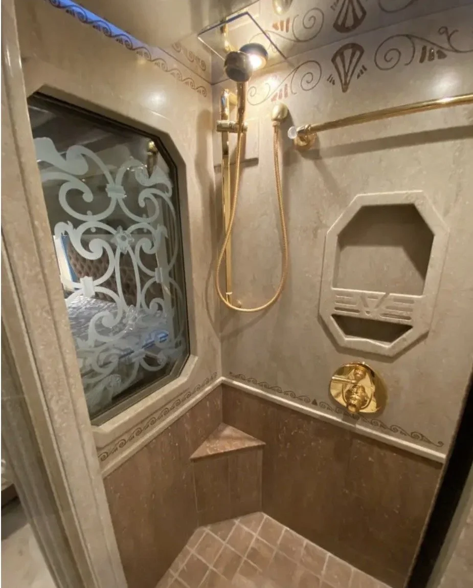 2007 Prevost 32 .jpg