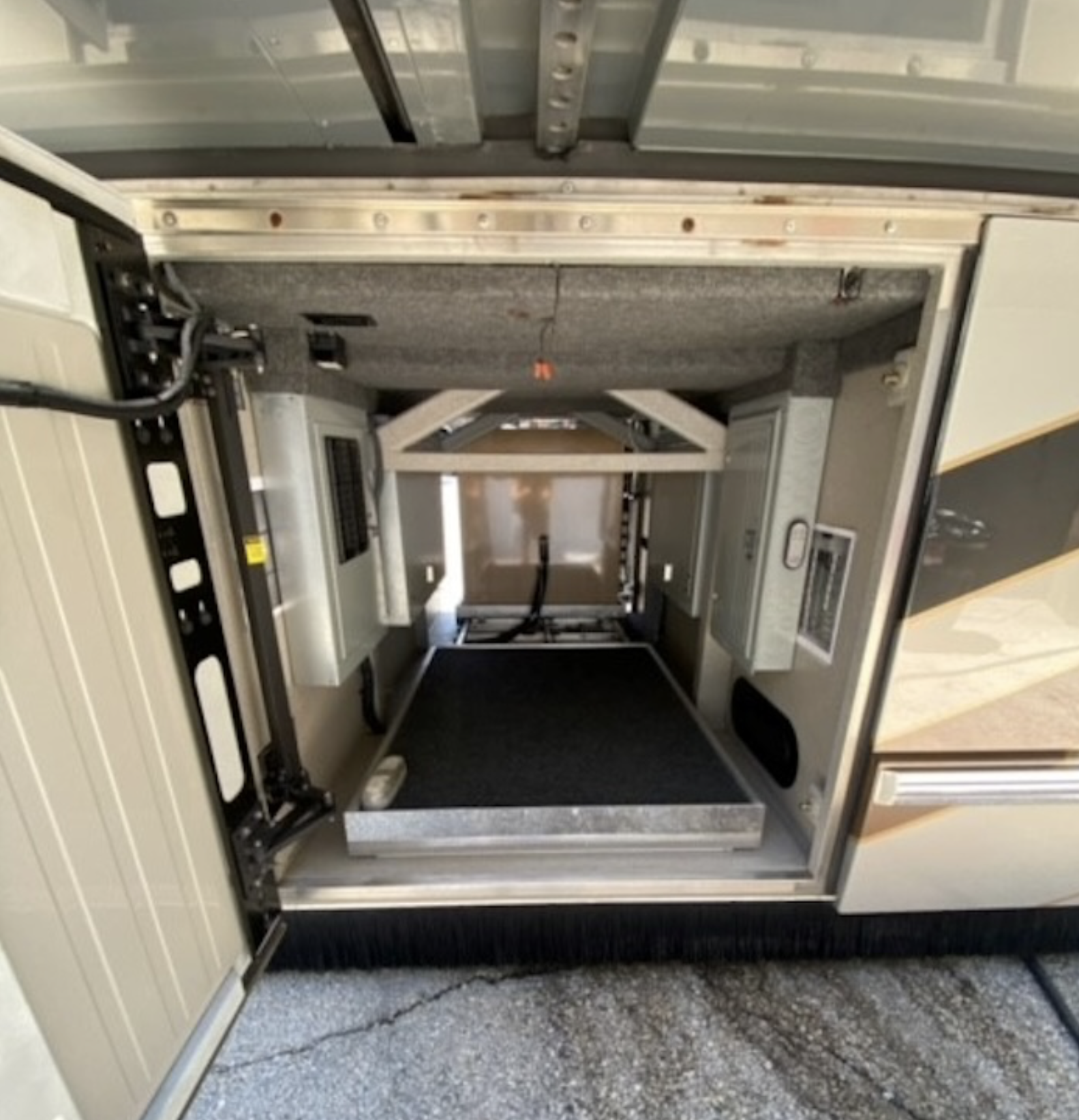 2012 Featherlite 41.png