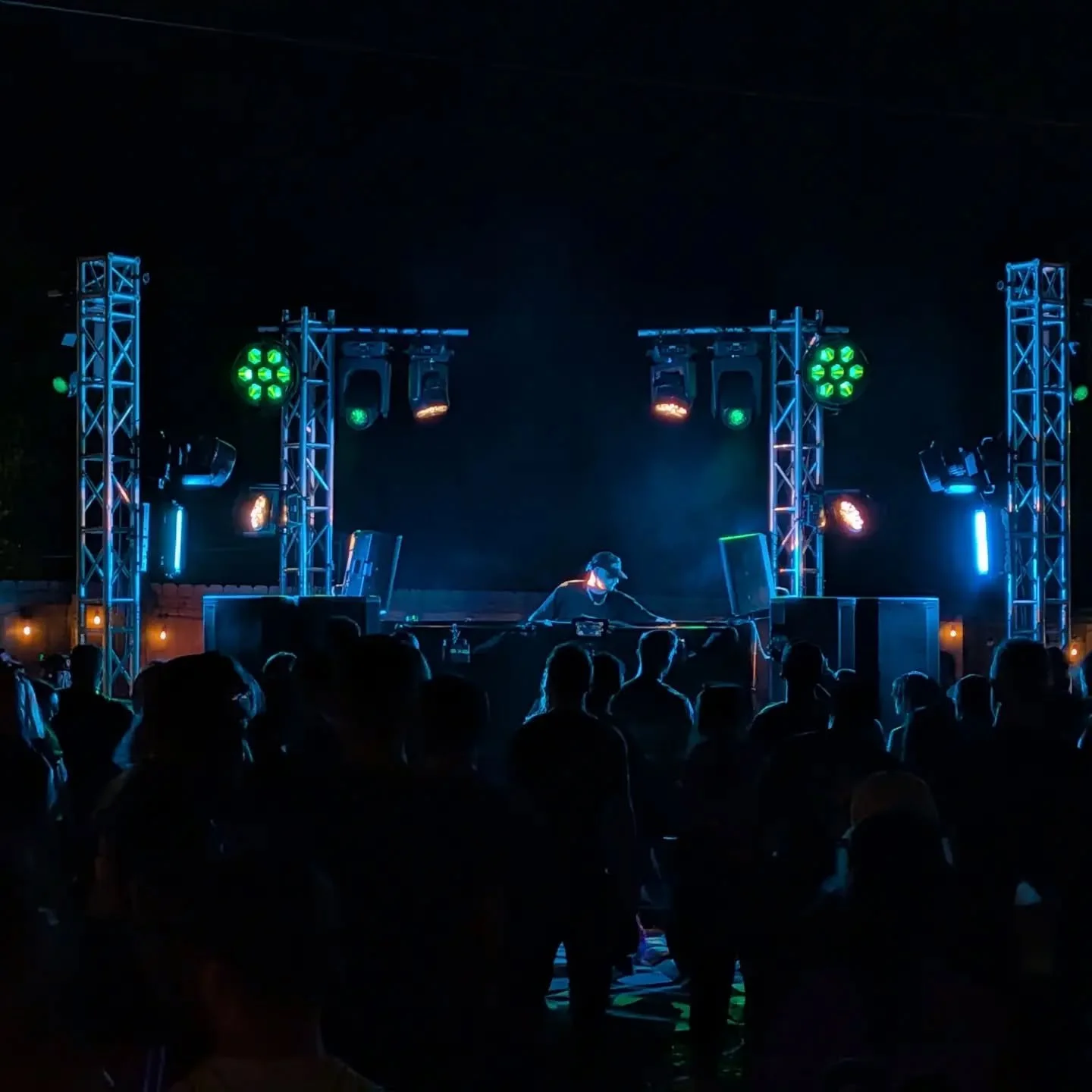 @wavelength.kcmo and @saucybooking brought the vibes last night at @switchback.kc
Shout out @phaseshift_audio for the absolute THUMP
I'll see you there next time!