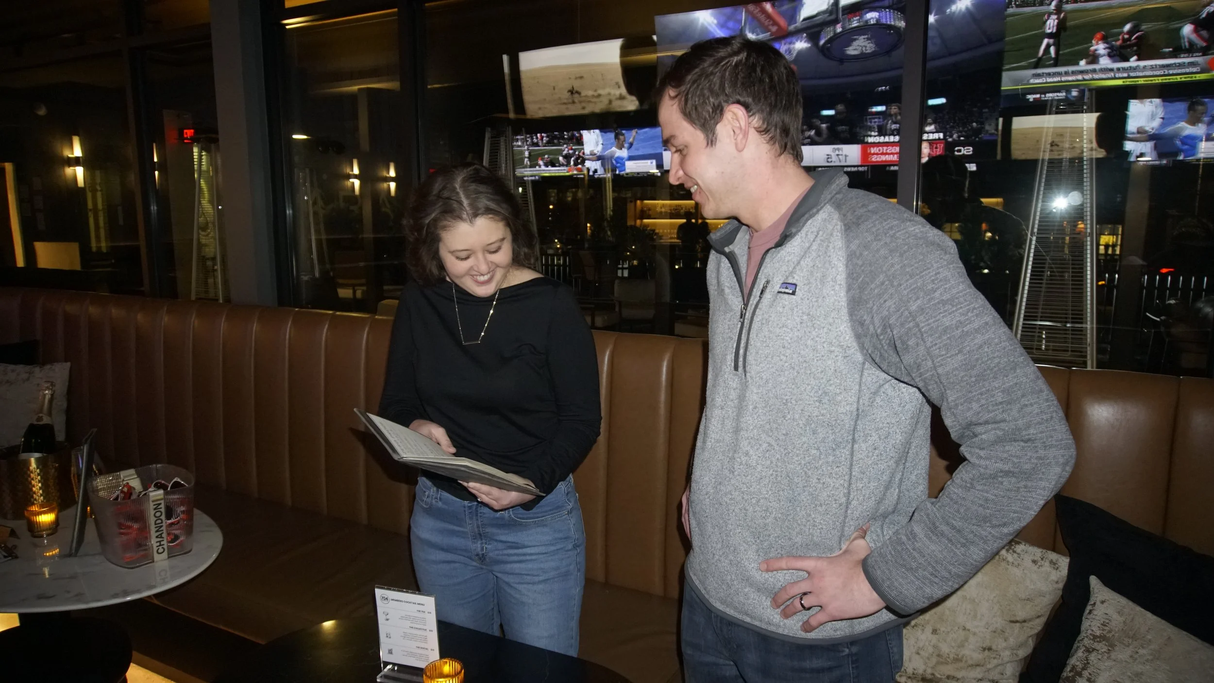 Members connecting over drinks at a 704 Collective social event. Our mixers are designed for young professionals in Charlotte to break the ice and build genuine friendships in a relaxed atmosphere.