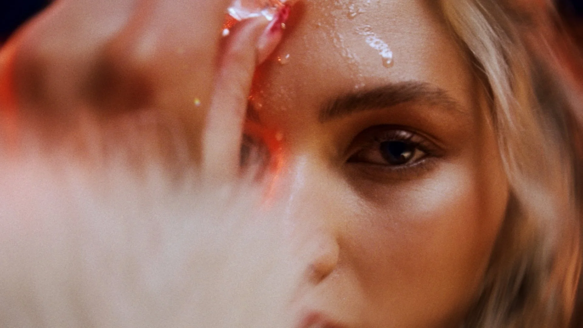 HOT STILL_1.1.27-kopi.jpg