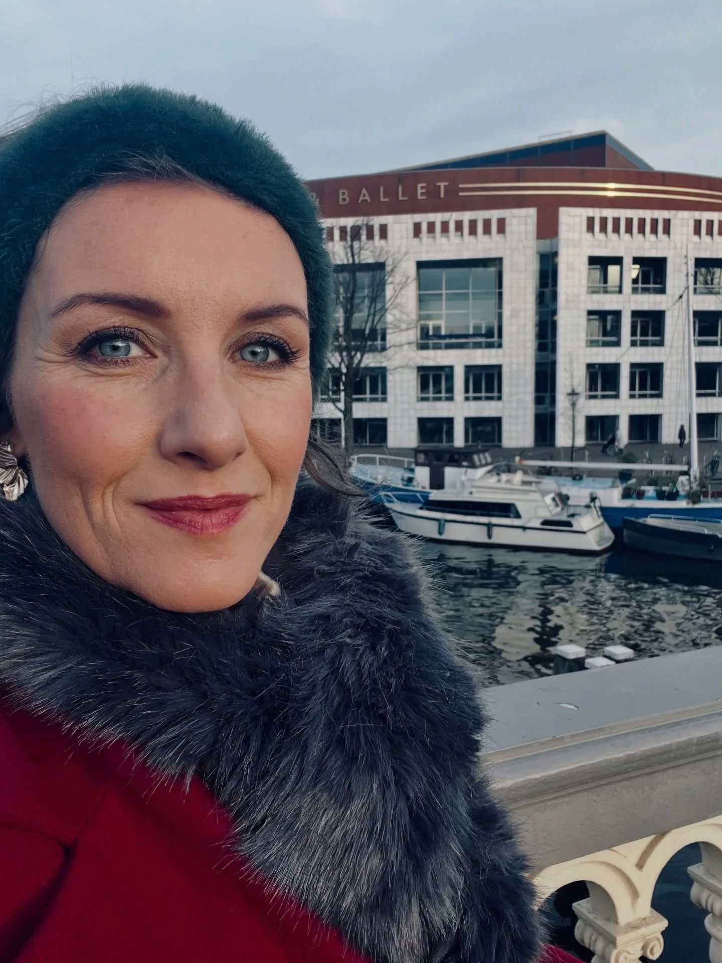 Thank you so much everyone for the birthday wishes!!!! 🥳🎂🎉 

I've had a very special day filled with love and warmth at @nationaleoperaballet 🫶 
And I'm especially grateful to have shared it with my dearest beautiful friend Kiki @kirila_kraal ❤️?