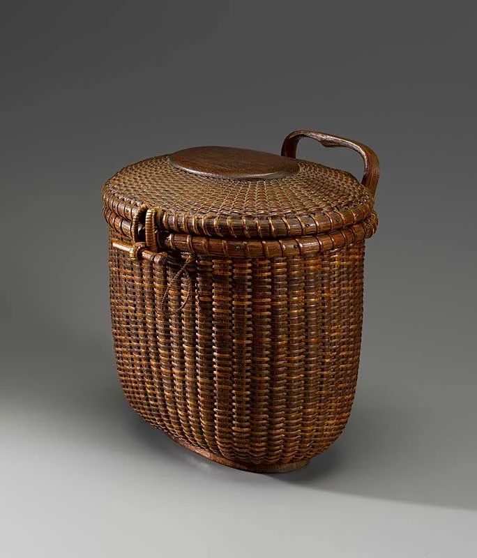 José Formoso Reyes Basket — Hanging Wall Form with Hinged Lid