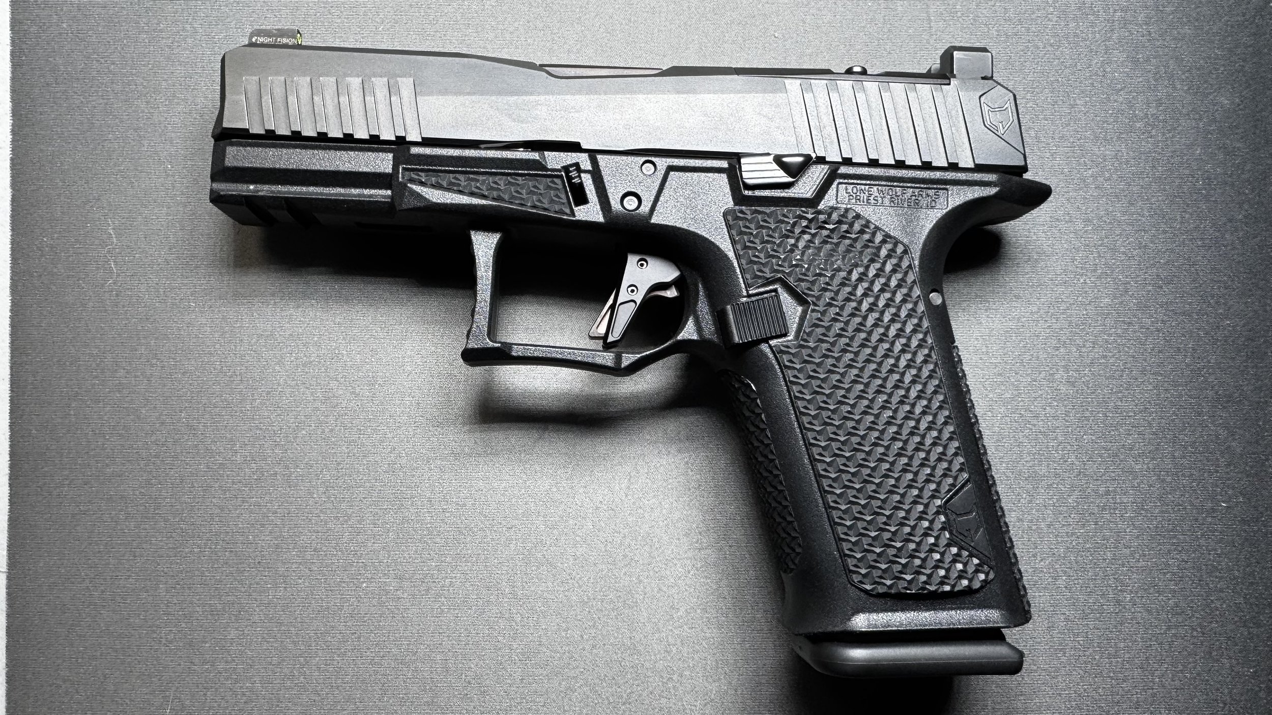 Lone Wolf Dusk 19 9mm $475.99 light use