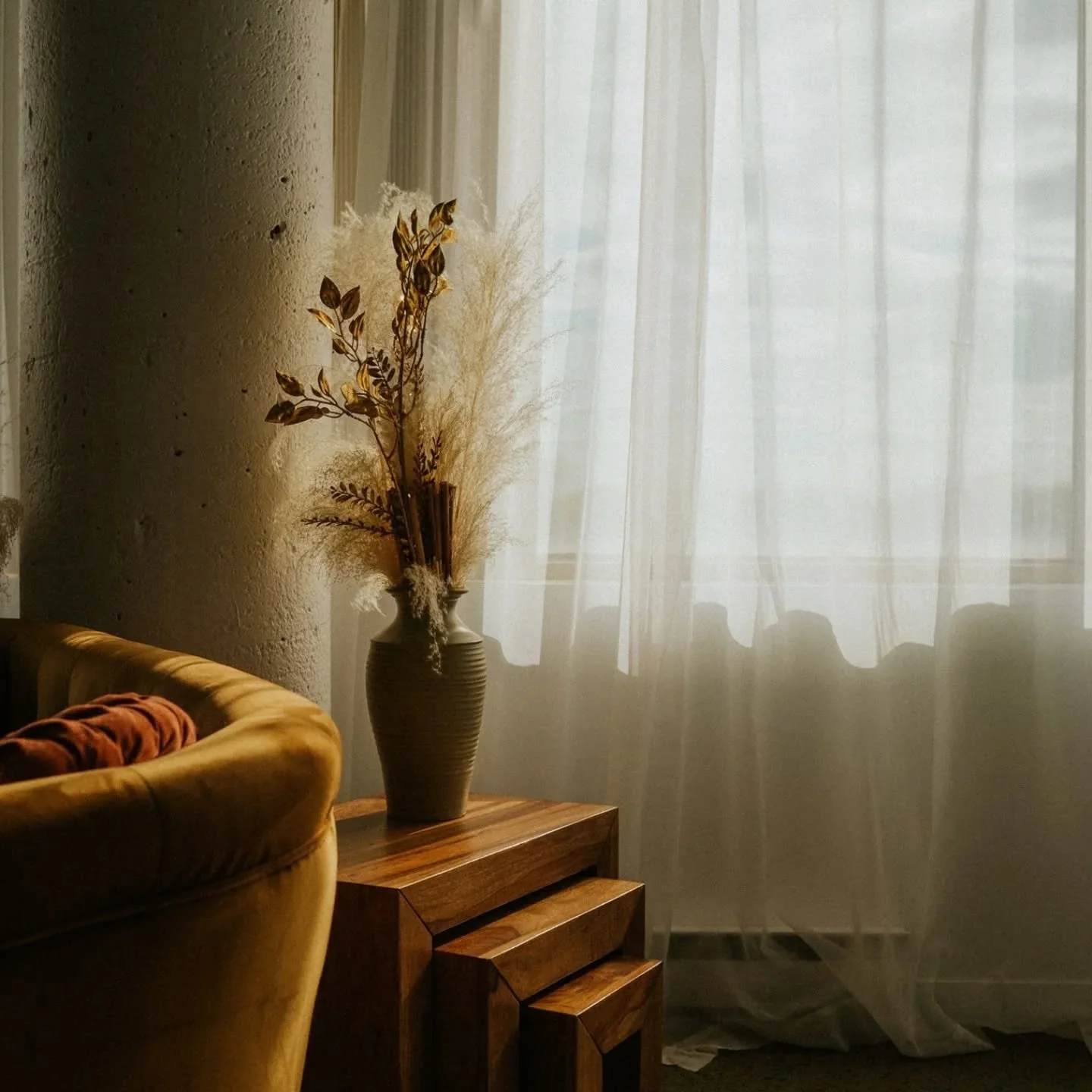Parce que tu m&eacute;rites de shooter dans un environnement qui t'inspire, et la lumi&egrave;re ici fait absolument r&ecirc;ver 😍

Pour r&eacute;server et faire ton prochain shoot ici, clique le lien dans ma bio ✨✨✨