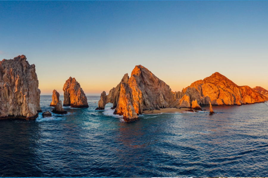 El Arco de Cabo San Lucas, also know as the Arch of Los Cabos, at the southernmost tip of Baja California, Mexico