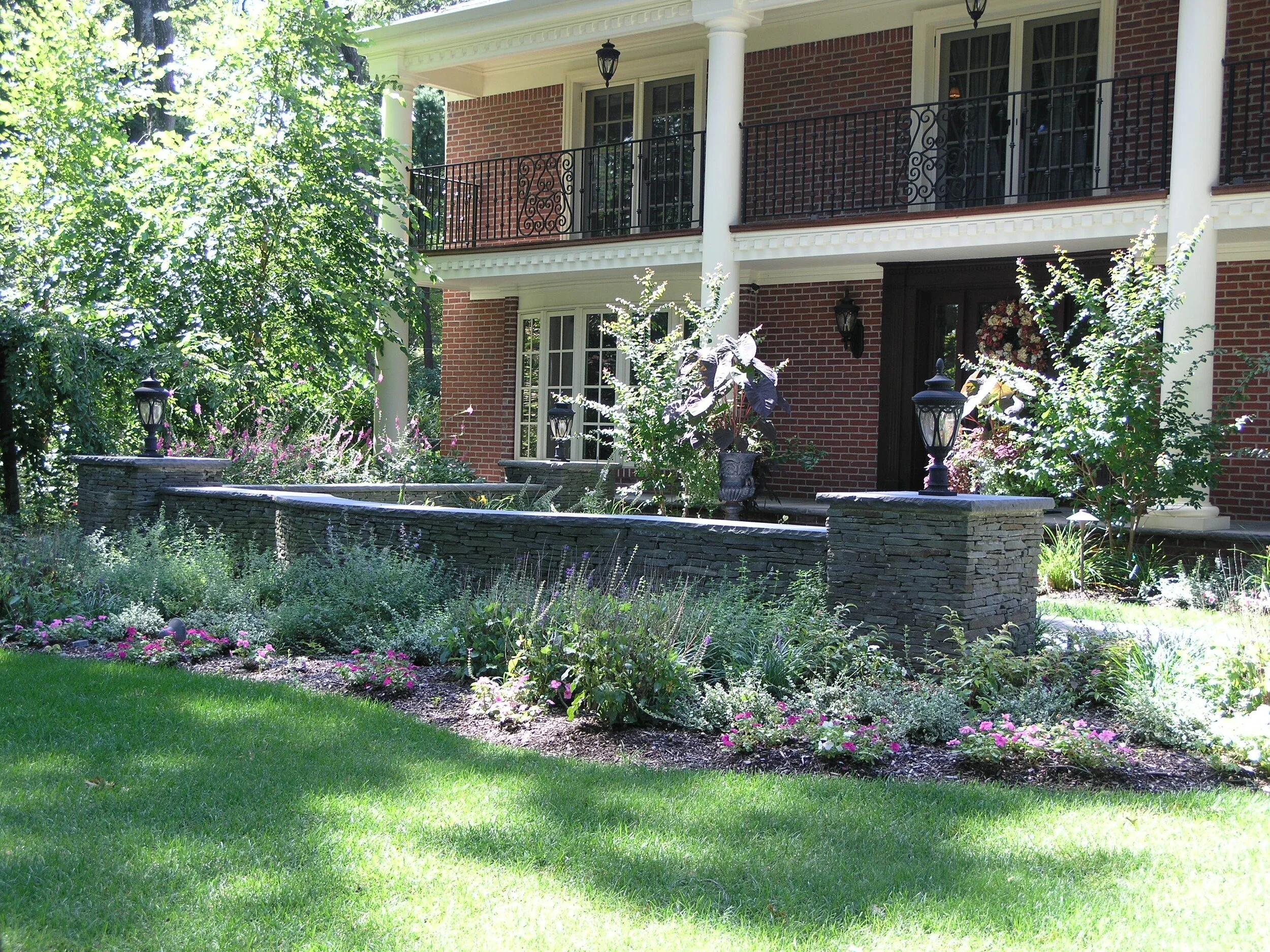 7 Stone Masonry Wall Ideas for Babylon, NY, Landscapes