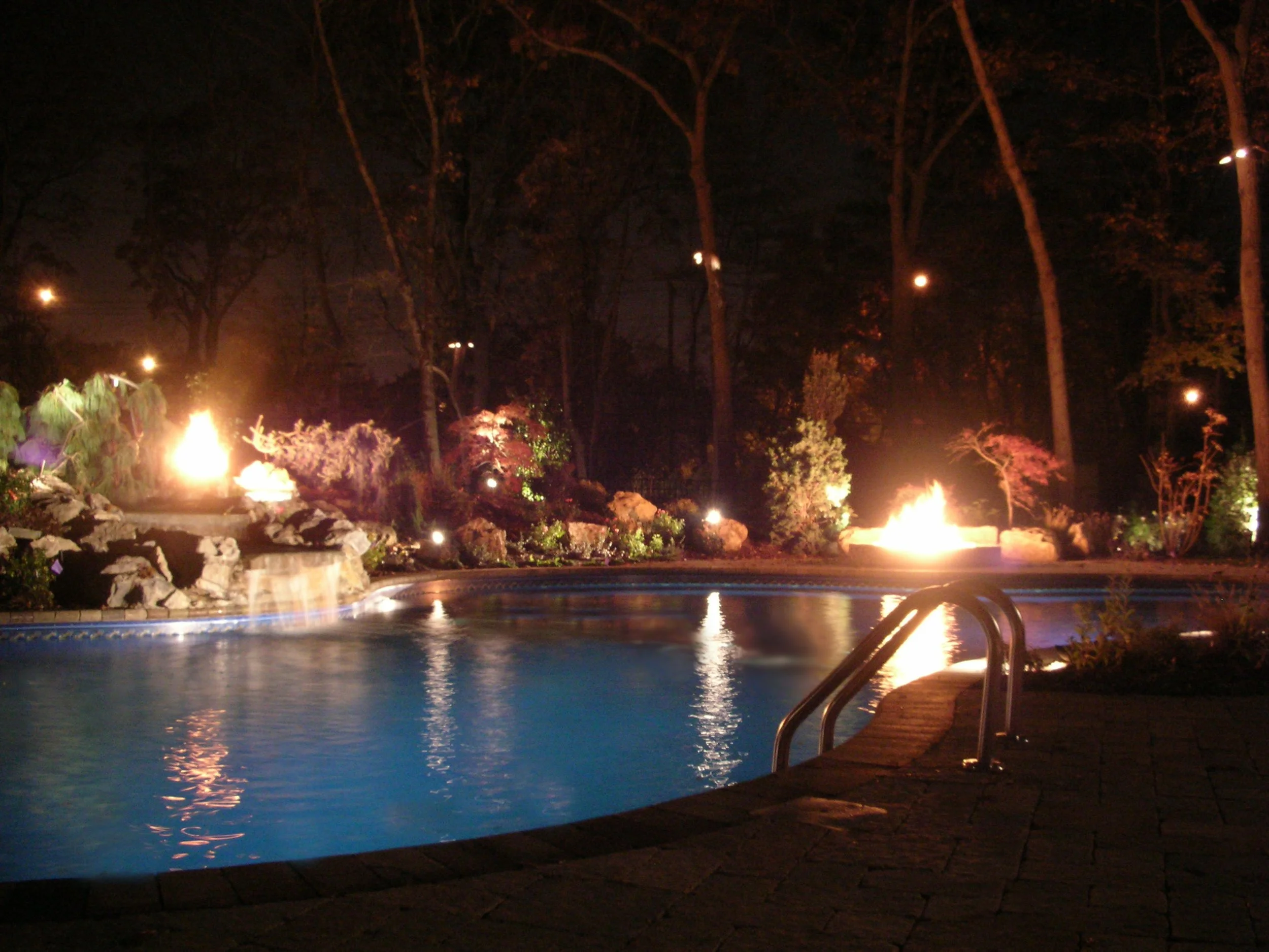 9 Luxurious Swimming Pool Ideas for Your Huntington, NY, Backyard