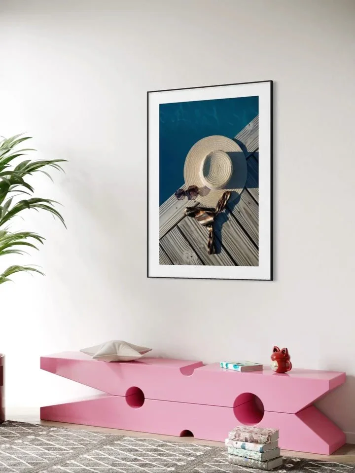 &bdquo;Oh-la-la&ldquo; &hellip;

Neues Bild, neue Vibes. In Kombination mit &bdquo;&Eacute;t&eacute; &lsquo;79&ldquo; ein  echter Hingucker f&uuml;r dein Badezimmer oder einfach dort, wo&lsquo;s bisschen extra Spice vertr&auml;gt 🔥