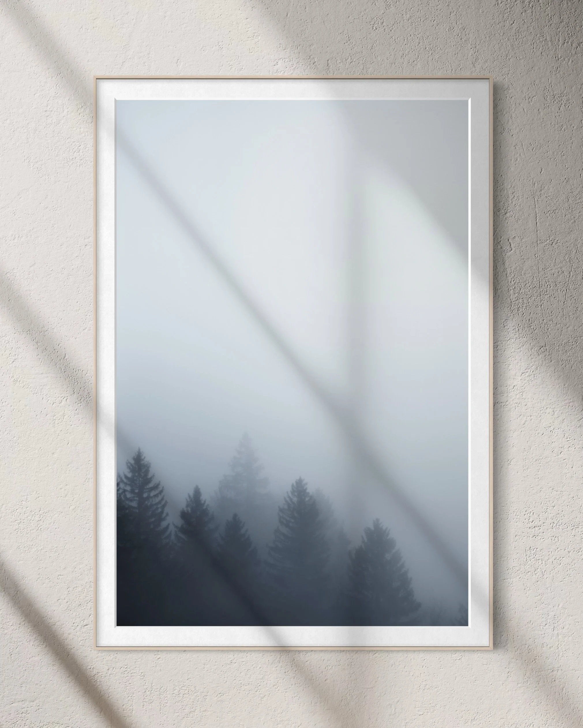Wer es gerne etwas stiller mag: &laquo;Beyond the Fog&raquo;. Zeitlos, ruhig und mit ganz viel Tiefgang. Und wie immer passt es wunderbar in dein sch&ouml;nes, minimalistisches Zuhause. 🤍