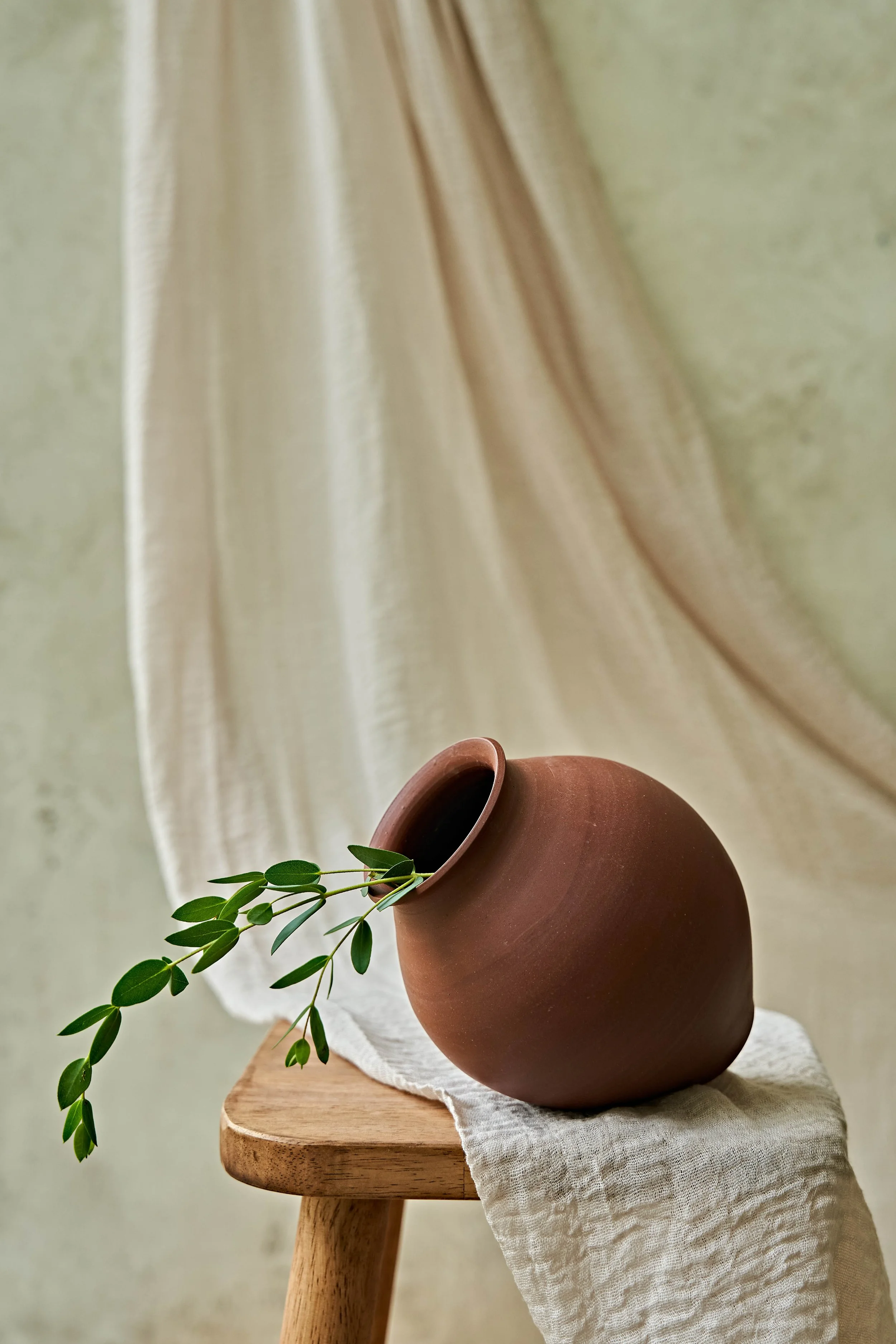Candere-SmoothRed-Vase-4-0118.jpg