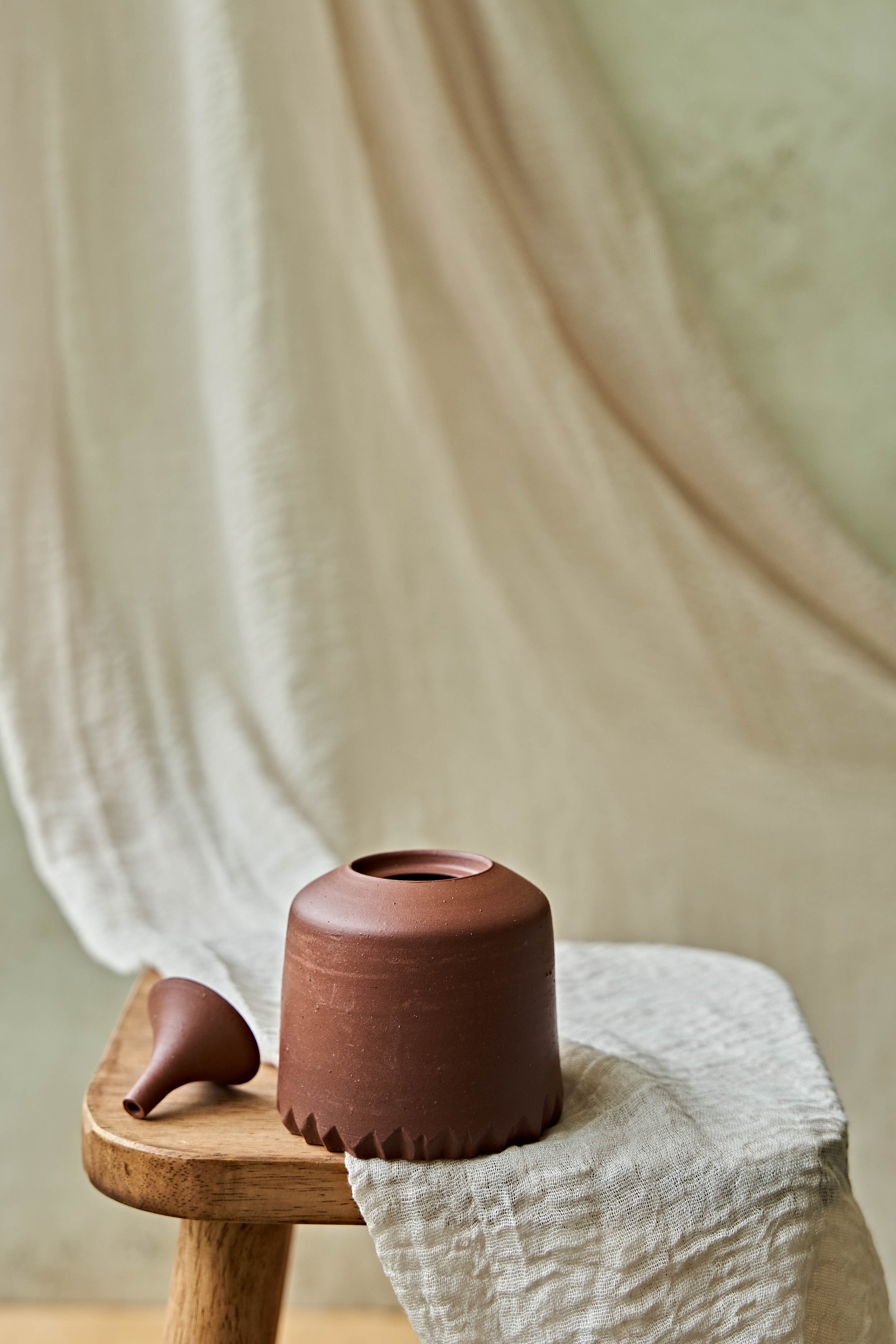 Candere-SmoothRed-Oil-Lamp-2-0057.jpg