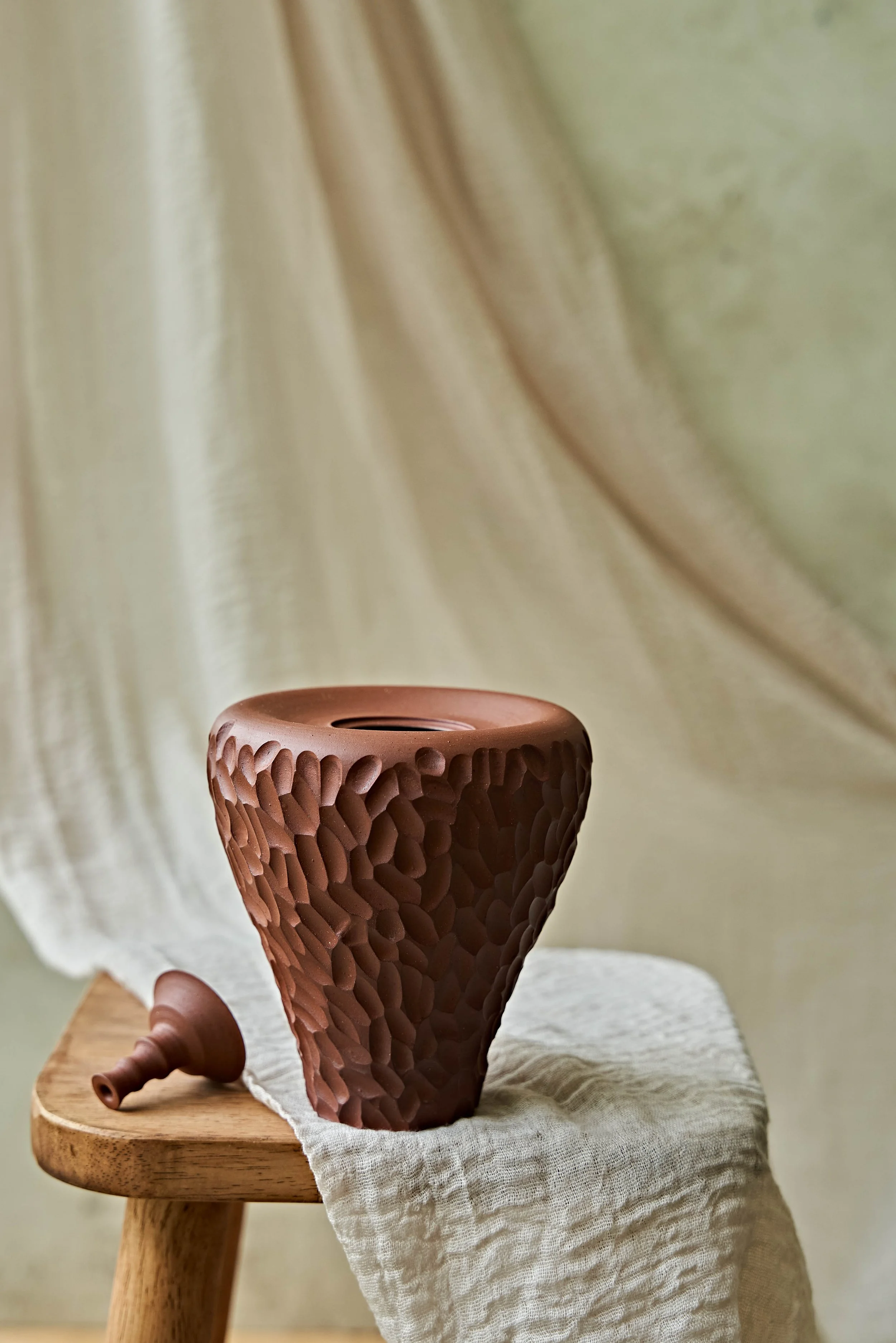 Candere-SmoothRed-Oil-Lamp-5-0092.jpg