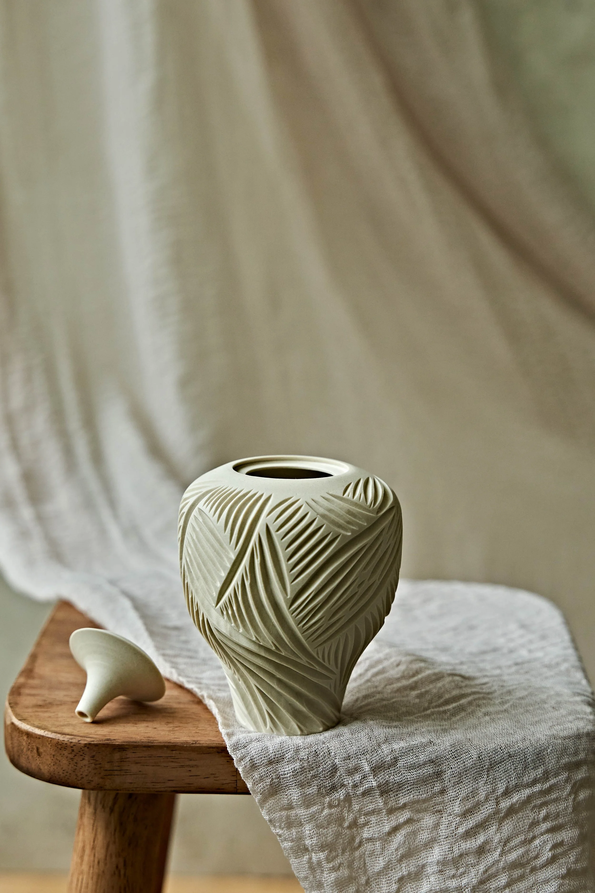 Candere-Porcelain-Oil-Lamps-5-0210.jpg