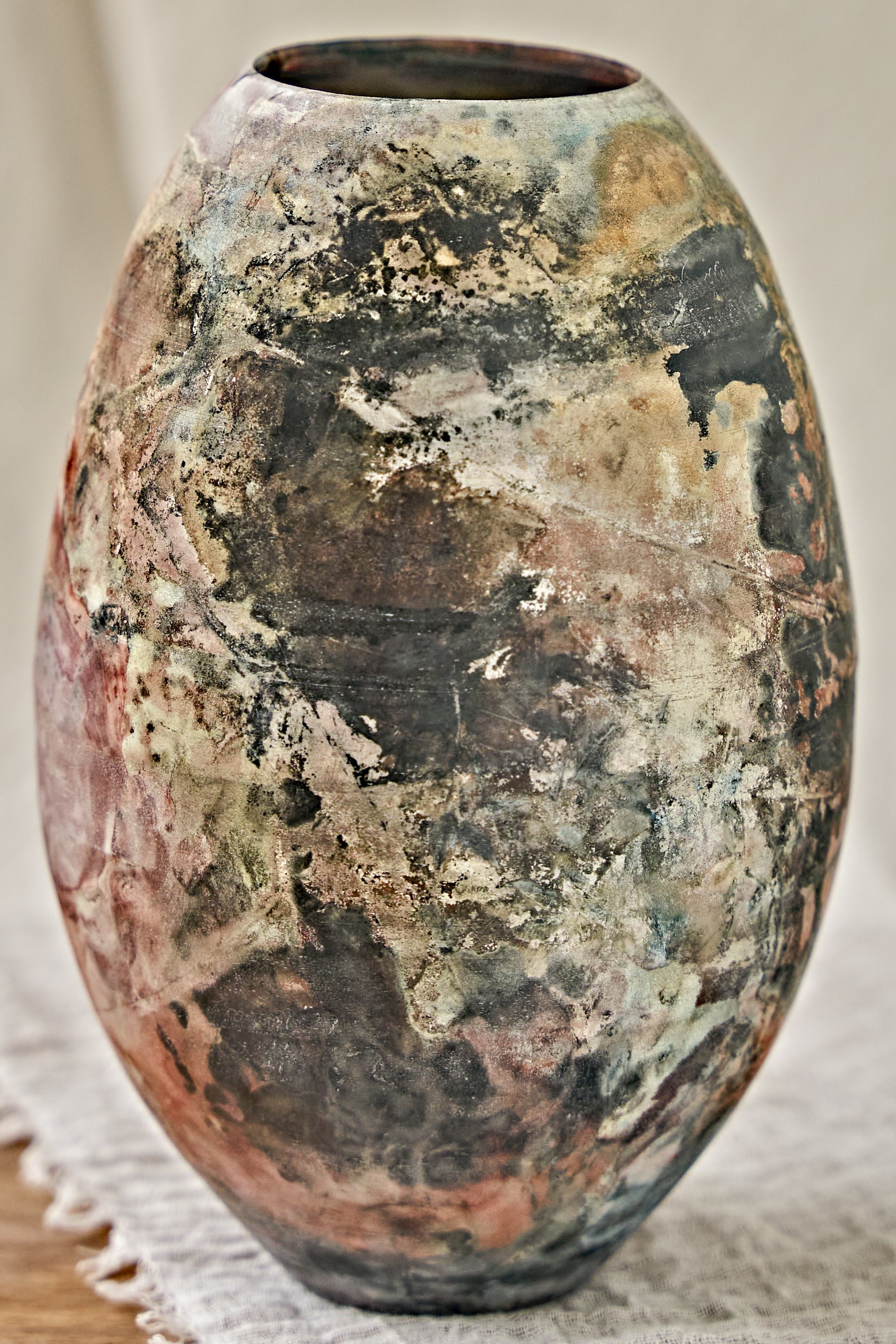 202511-Candere-Clay-Pit-Fired-Vase-02- 7-2.jpg