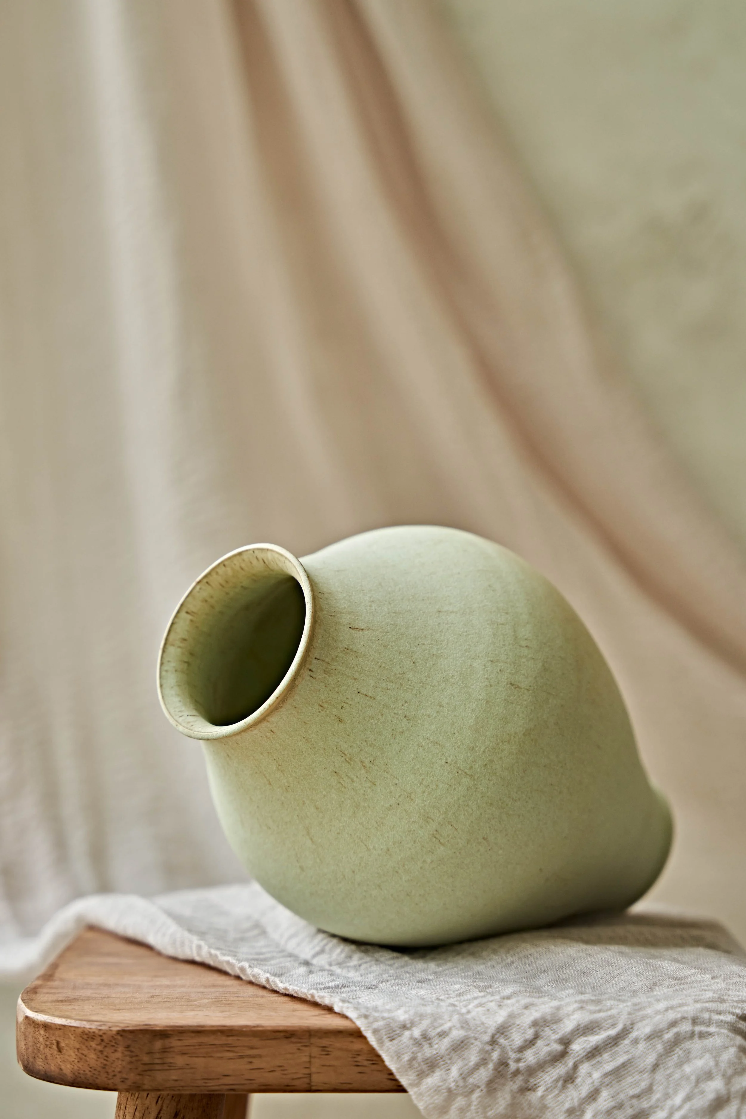 Candere-Porcelain-Vase-6-1389.jpg