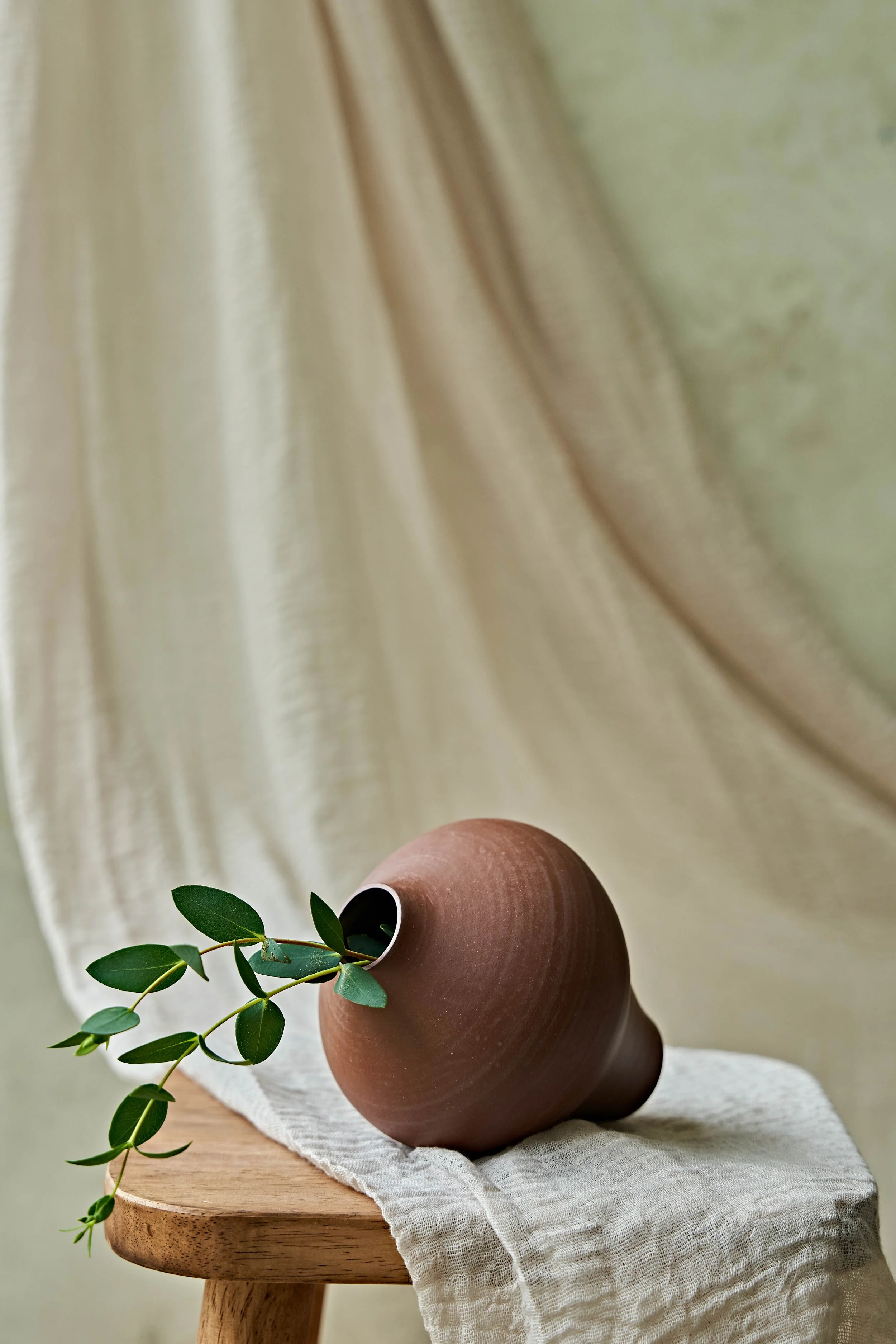 Candere-SmoothRed-Bud-Vase-2-0028.jpg