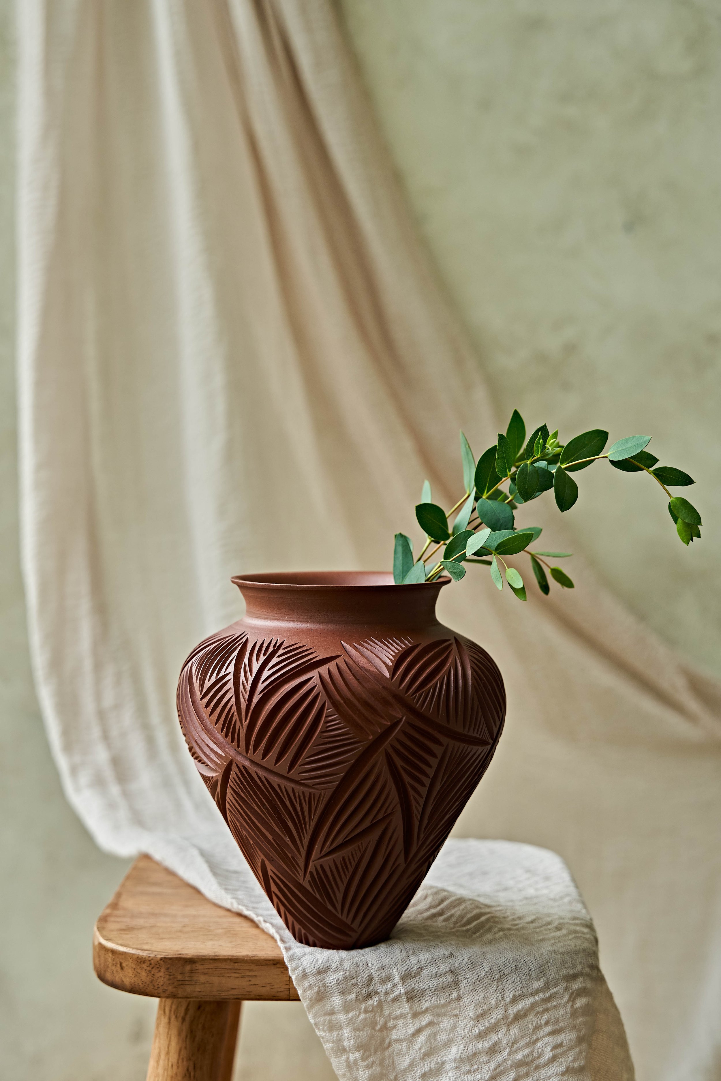 Candere-SmoothRed-Vase-5-0125.jpg