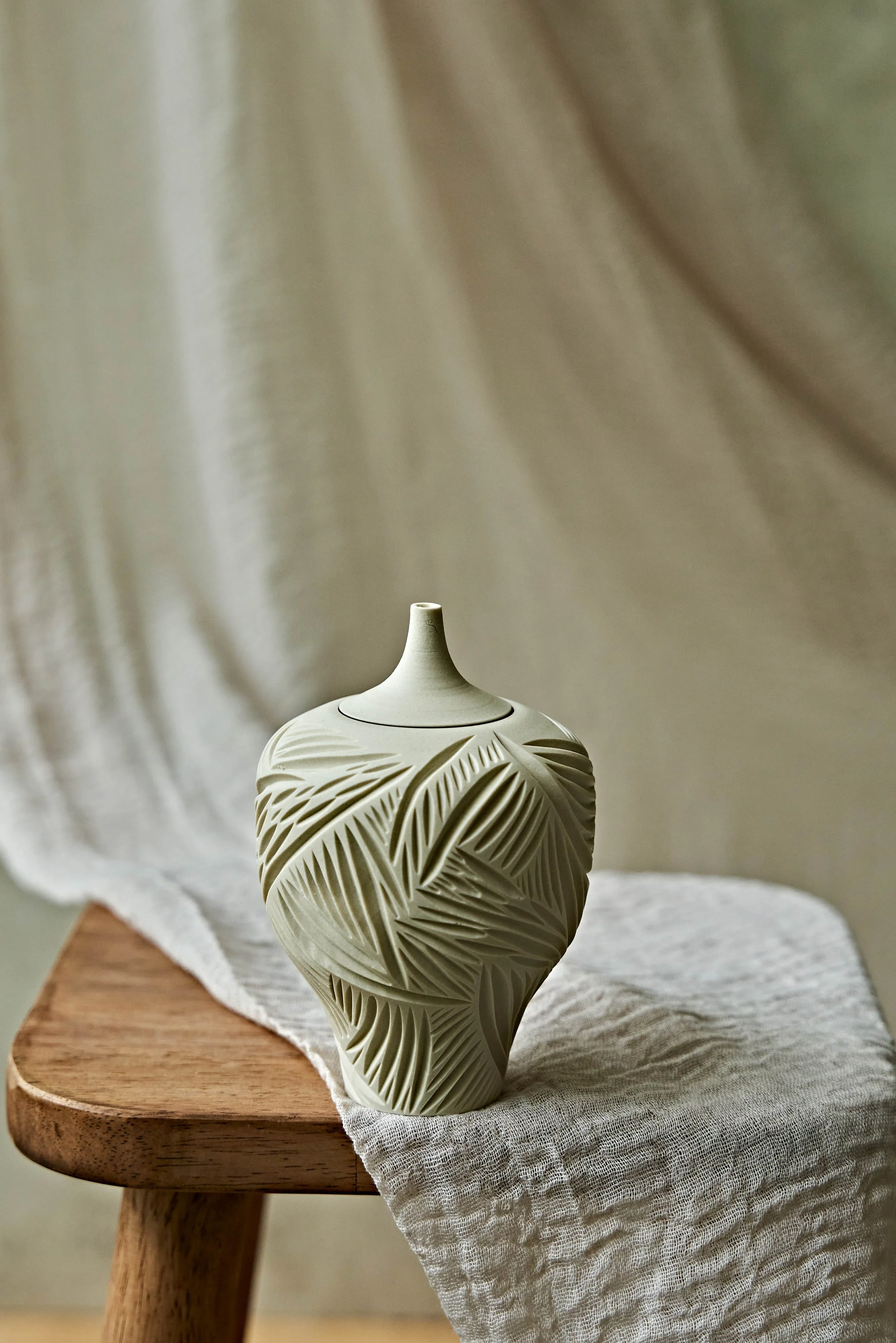 Candere-Porcelain-Oil-Lamps-5-0213.jpg