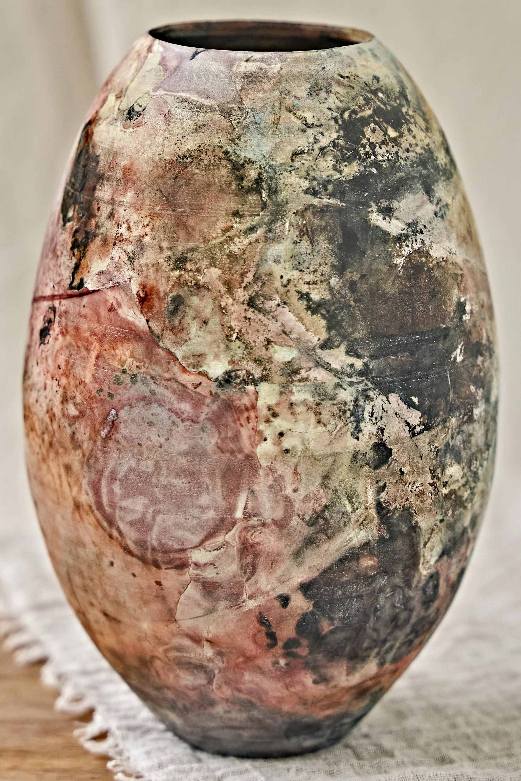 202511-Candere-Clay-Pit-Fired-Vase-02- 6-2.jpg