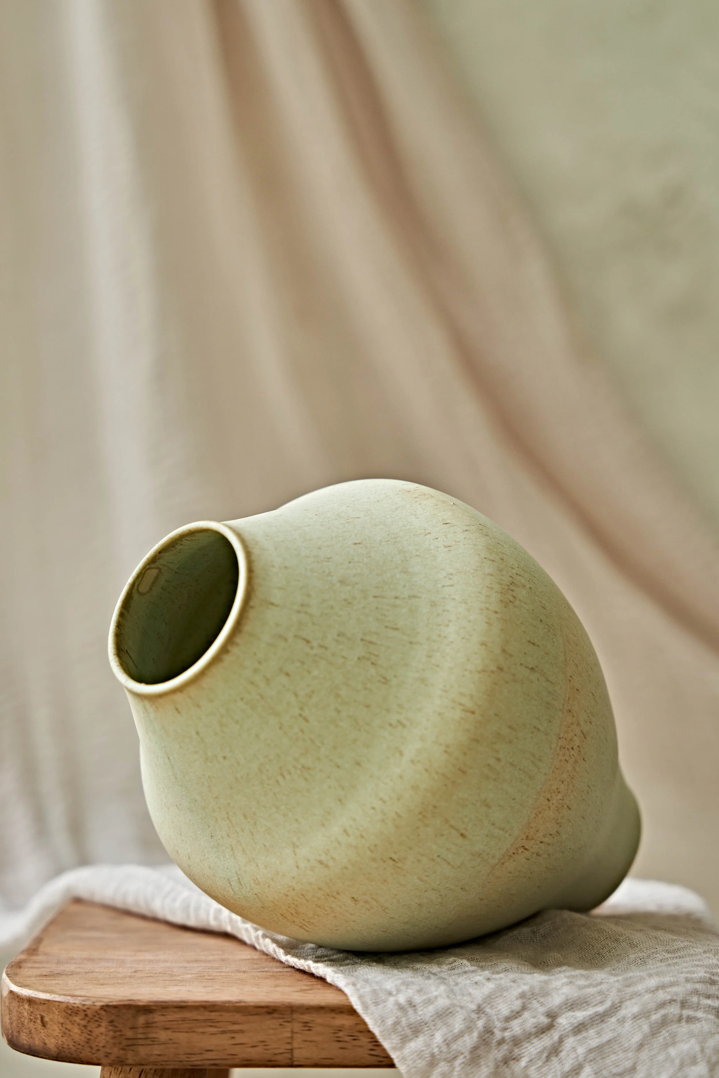 Candere-Porcelain-Vase-5-1390.jpg
