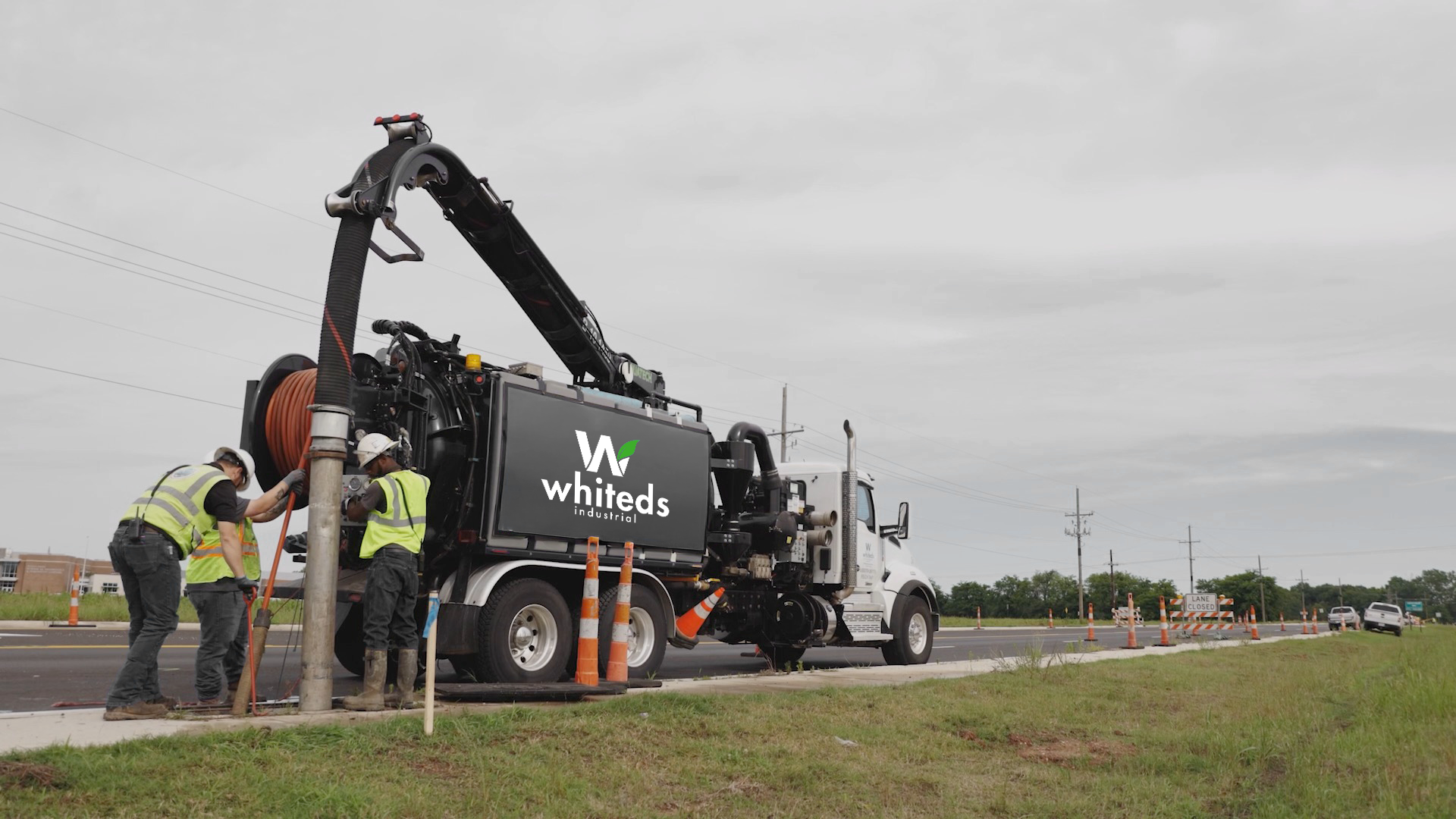 Whiteds Industrial vacuum truck crew in full PPE on a plant turnaround job in Louisiana