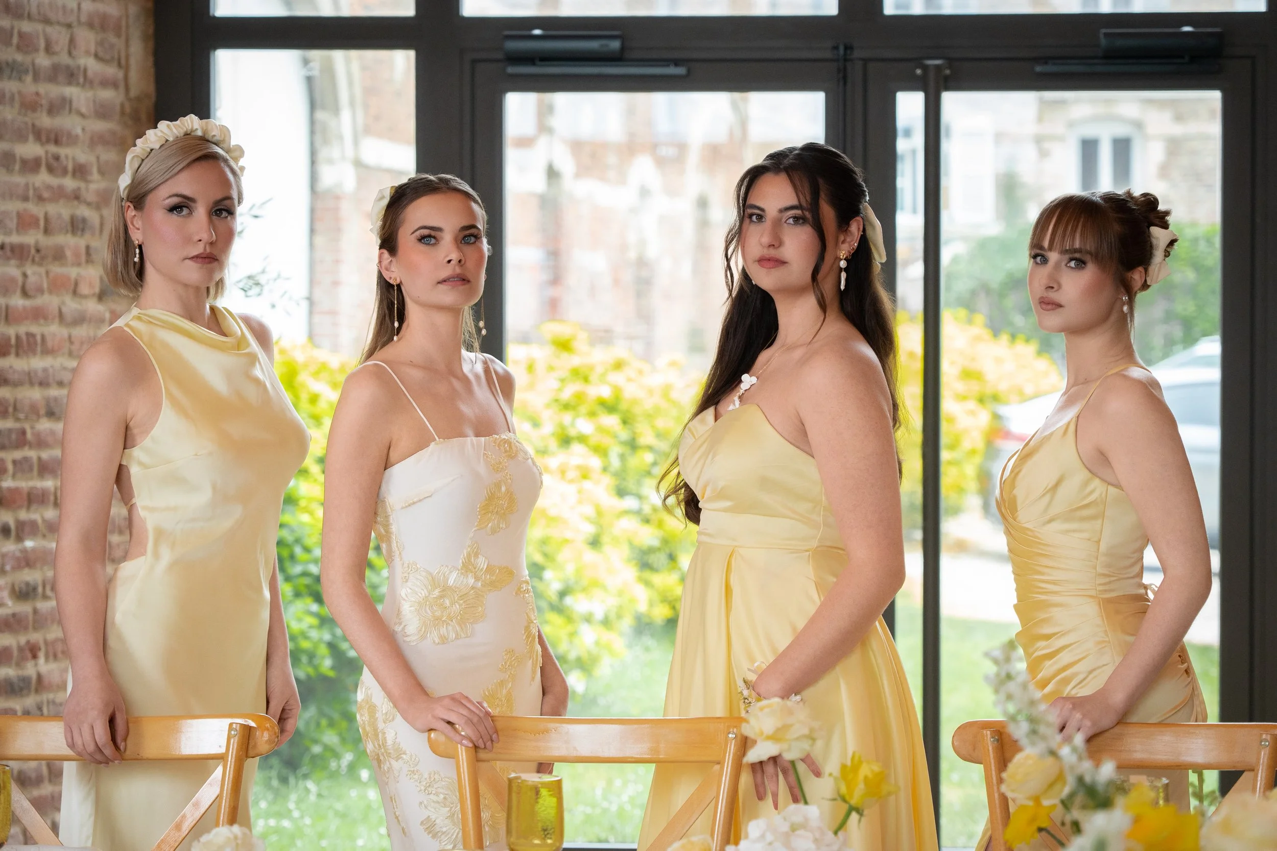 demoiselles d'honneur jaune beurre