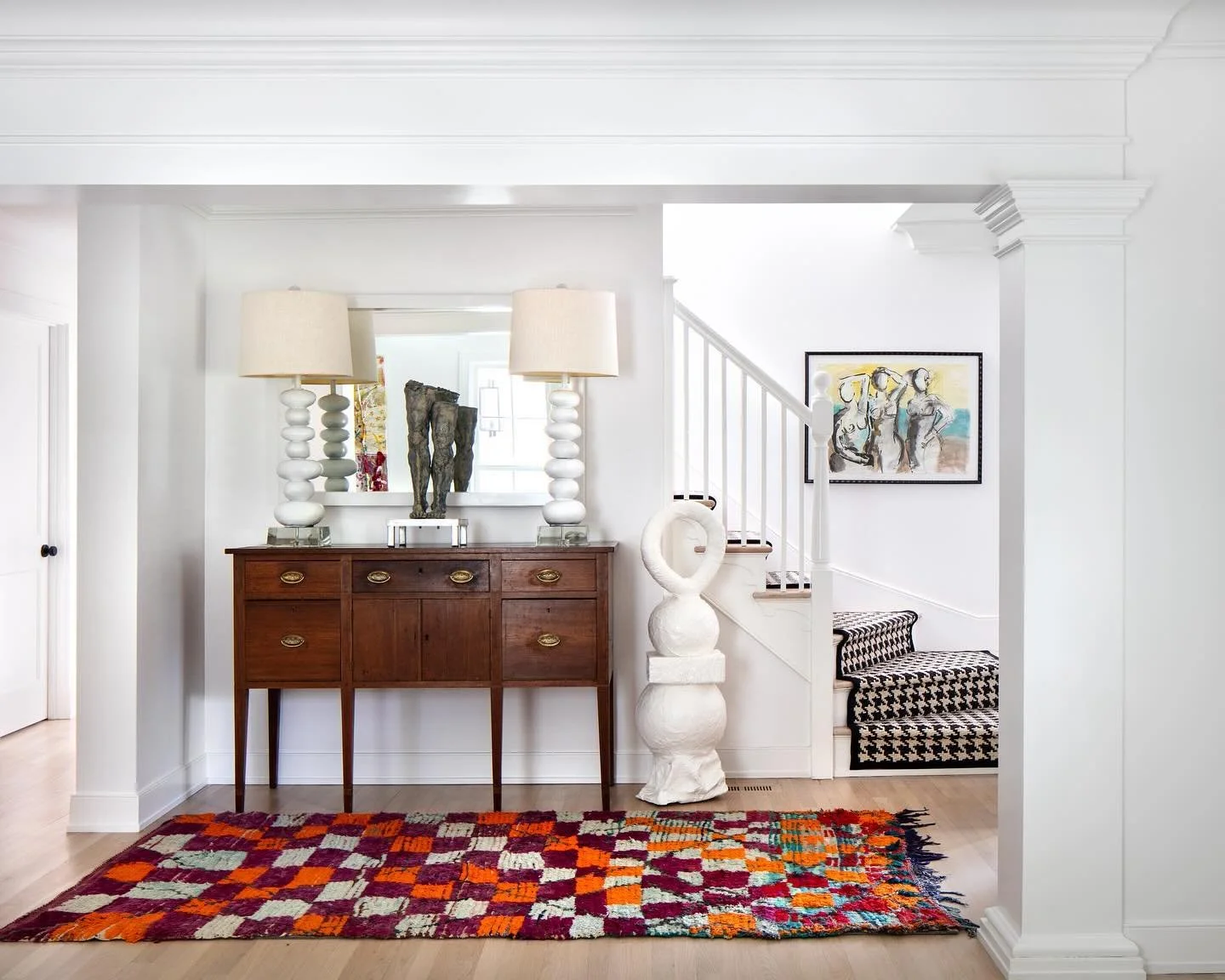This foyer is such a statement, and we love the way this homeowner + her design team artfully executed the details!  Beautiful custom trim &amp; white oak flooring are the perfect canvas for the vision.  Thanks to @jiwarchitecture @flourishspaces @eu