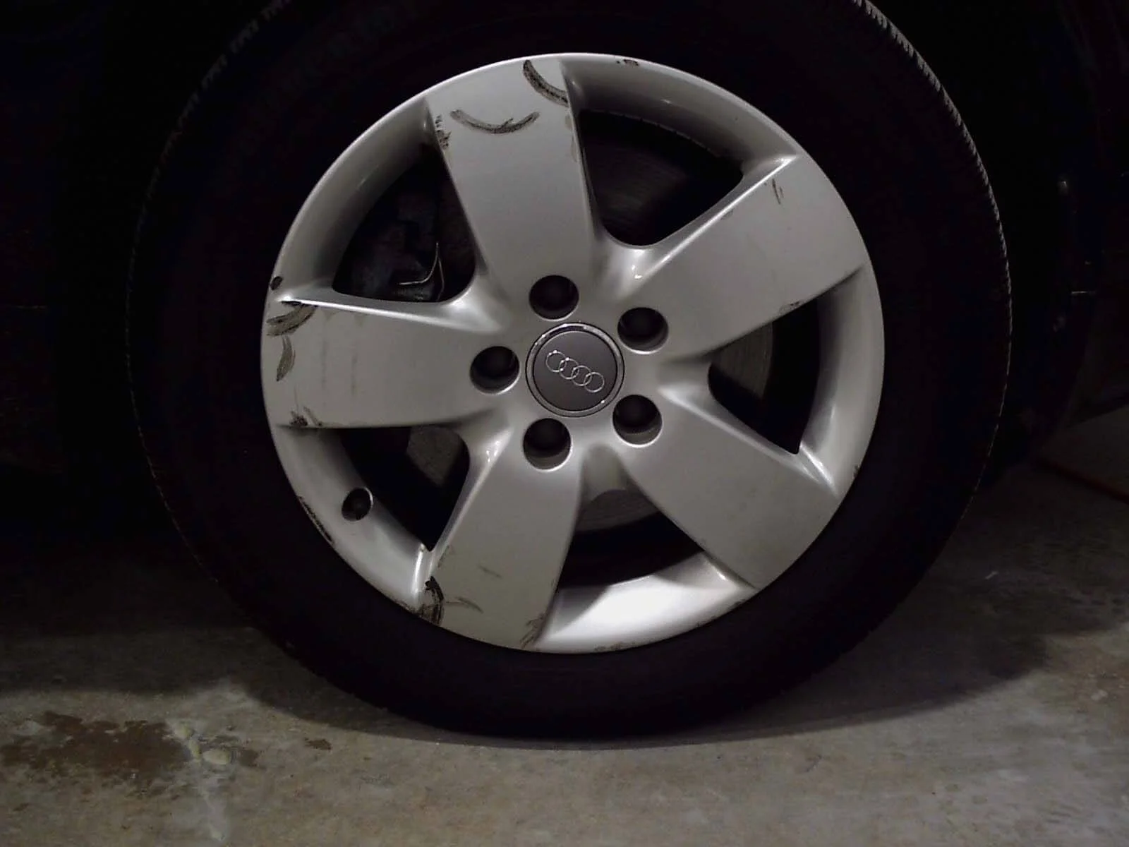 Damage on alloy wheel