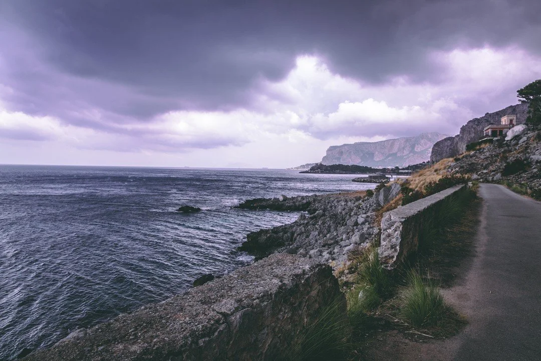 &bdquo;The true mystery of the world is the visible, not the invisible&Prime; ― Oscar Wilde
⠀
#nature #naturephotography #storm #photo #canon #art #travel #elle #picoftheday #photography #art #canon #wanderlust #picoftheday #mystery #atmosphere #beau