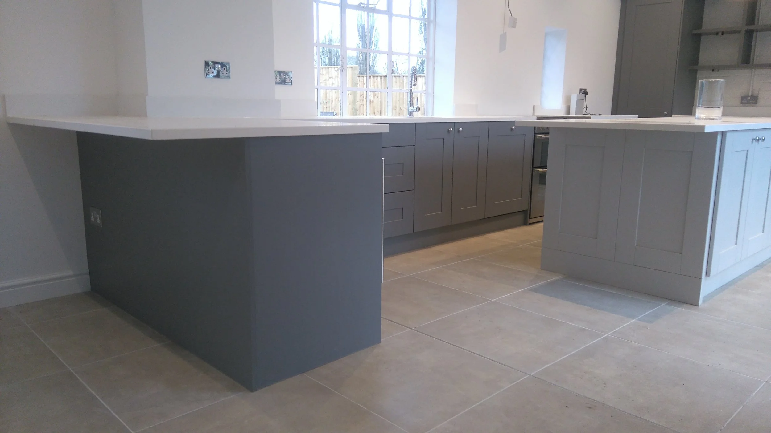 Konyha gyártás, konyha tervezés, asztalos, belsőépítészet beépített szekrény baal design bicske zsámbék budapest budakeszi telki budajenő zsámbéki medence