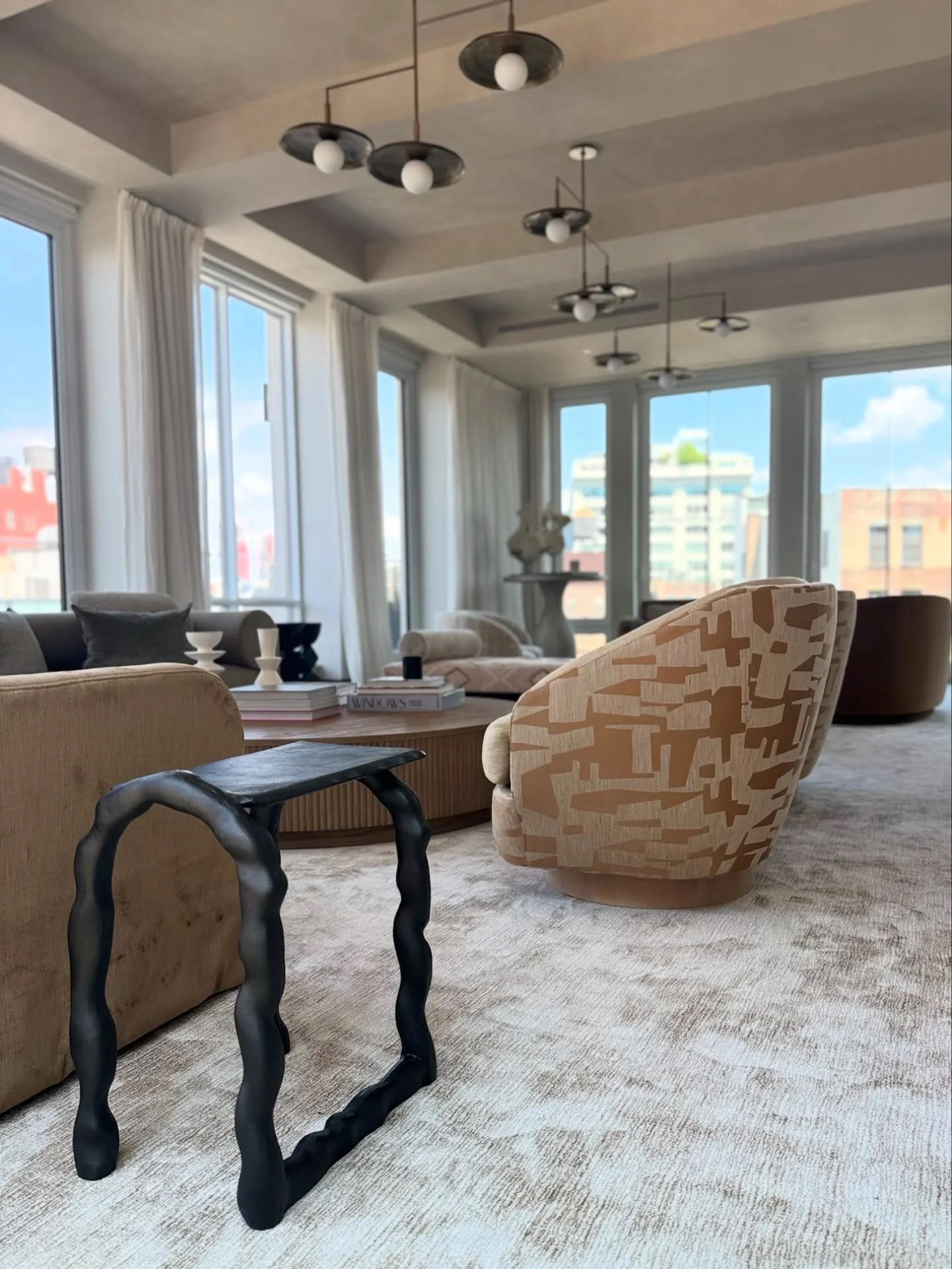 The balancing act of tone, texture and weight. A favorite space of mine

&mdash; 
Downtown Duplex Project 
@purvipadiarevelry