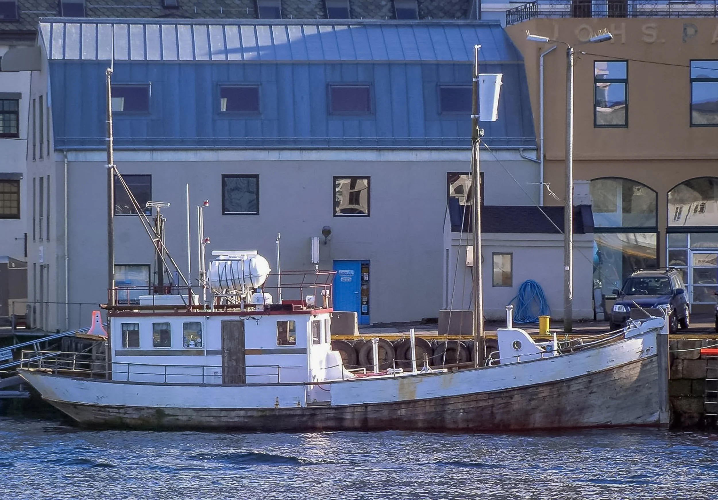 Den ombygde «Strandholm» fortøyd i Ålesund i nyere tid.
