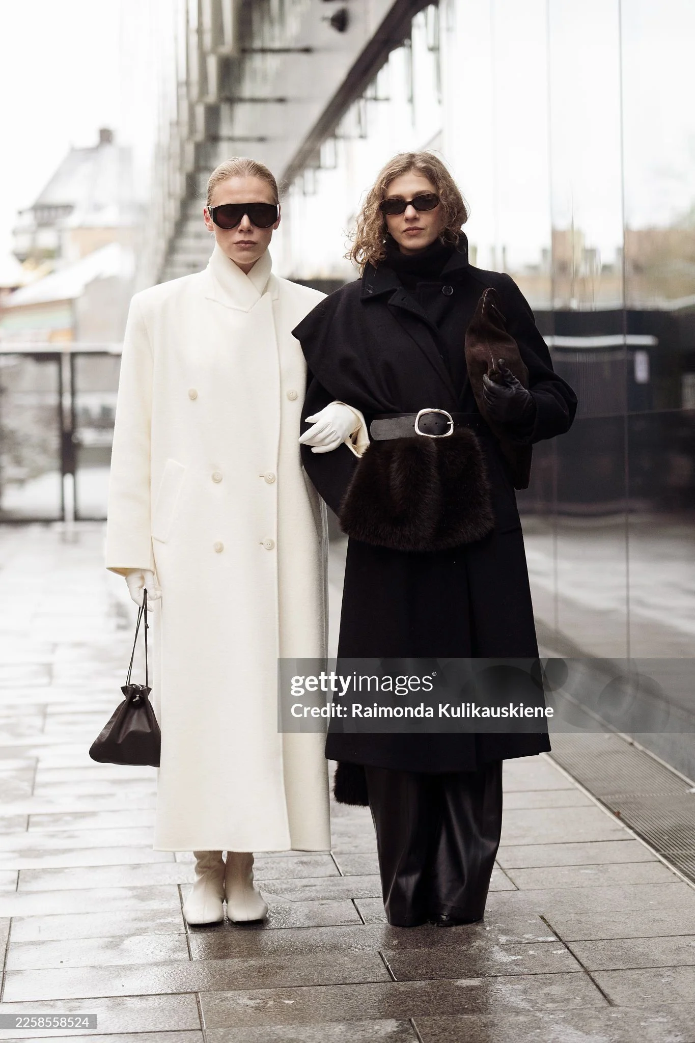 Luise Albrecht für The Neutral Blazer bei der Copenhagen Fashion Week 2026, fotografiert für Harper´s Bazaar Spanien