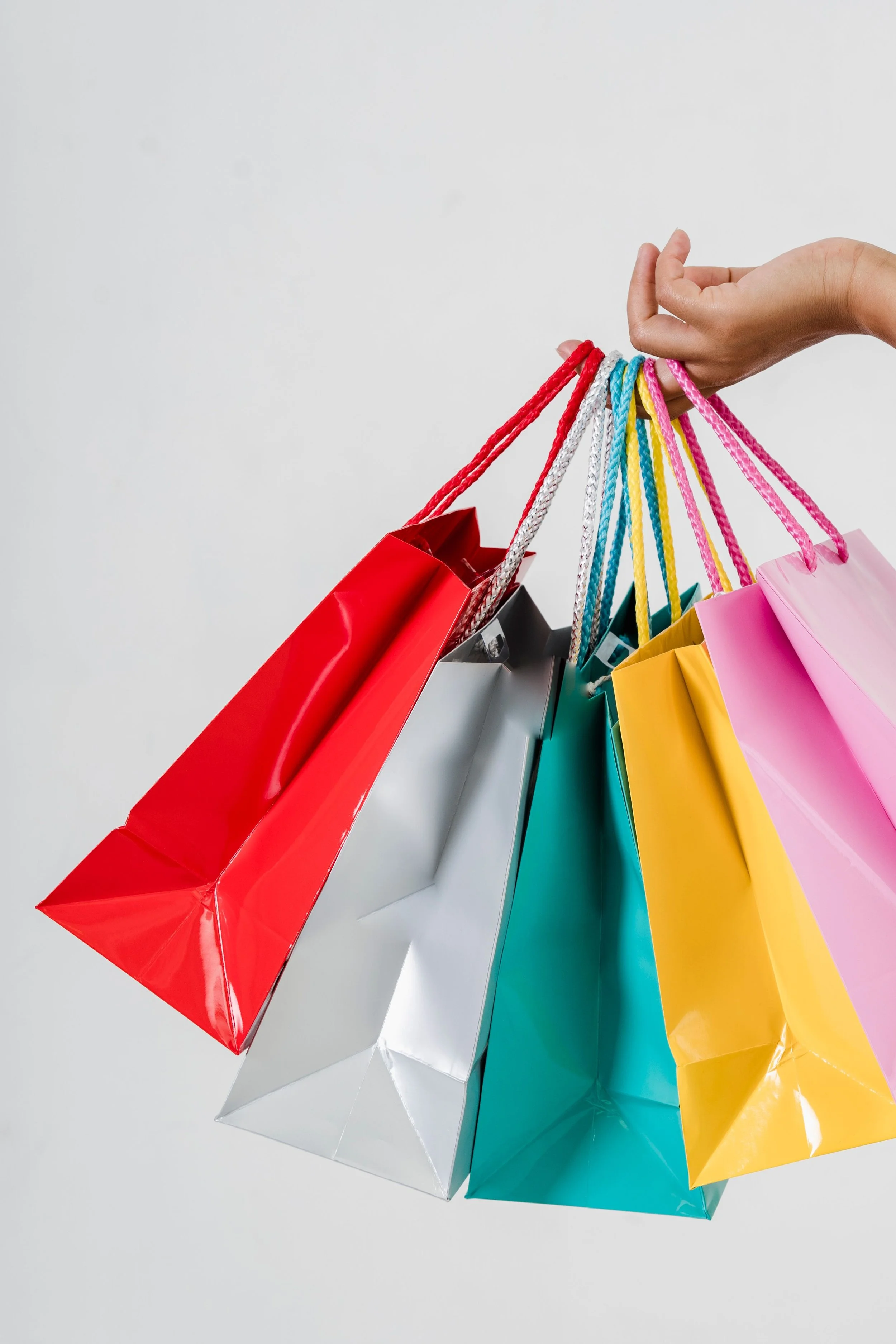 Bunte Einkaufstaschen als Symbol für Personal Shopping und neue Lieblingsstücke
