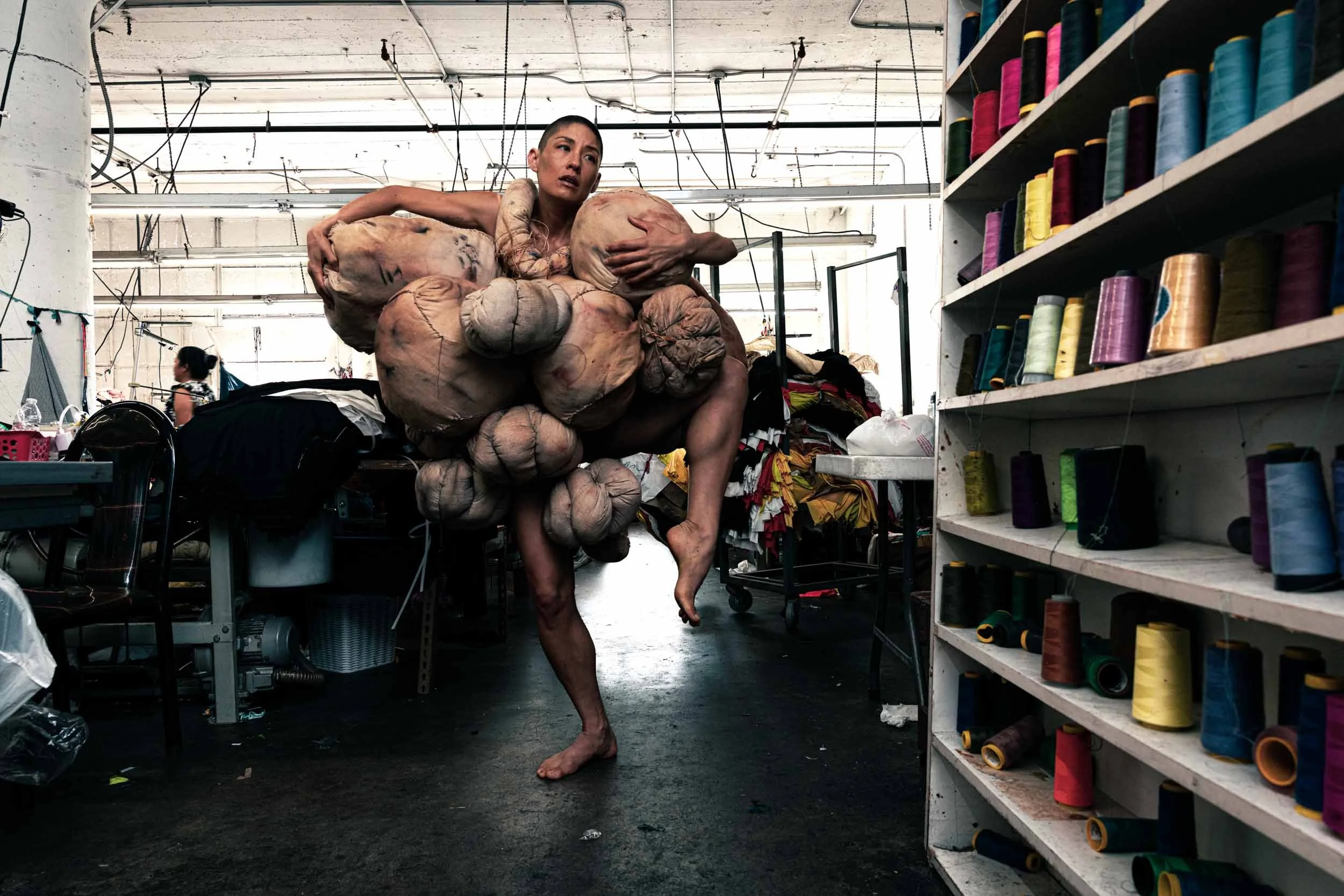 UNTITLED (Emerge) Environmental Documentation #1, 2026.
Archival pigment print.
Fabric, polyester fill, fabric, foam, thread, and industrial wire.
A series showing the burden between the body’s fluid movement and being restricted or weighted down.