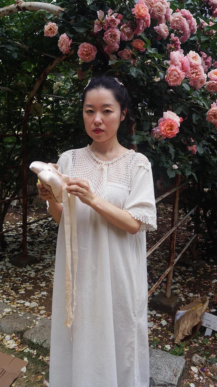 Medo-whitedressDSC06441.jpg