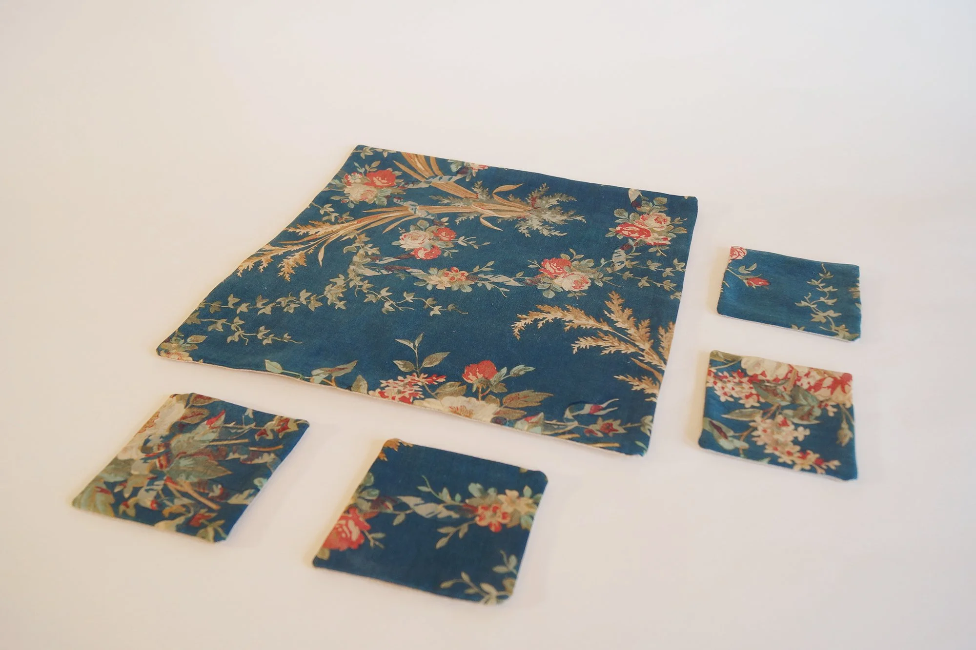 Table mat set 2_DSC01371-2000w_2000w copy.jpg