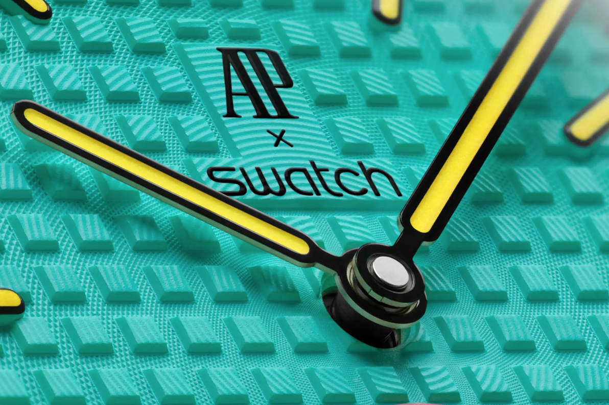 Close up shot of the famous Tapisserie dial