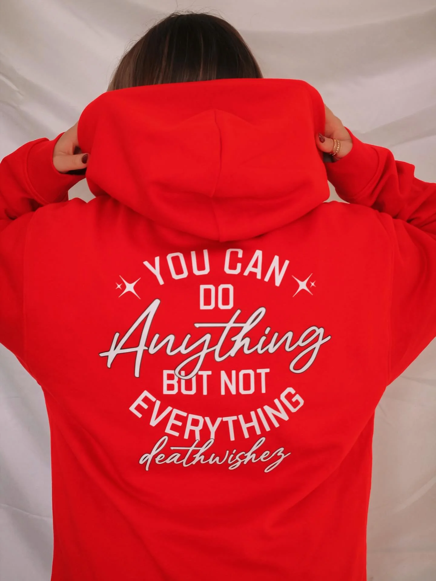 La d&eacute;pression ne regarde pas le genre.
Elle frappe les hommes forts.
Elle frappe les femmes brillantes.
Elle peut toucher n&rsquo;importe qui.
Et elle m&eacute;rite d&rsquo;&ecirc;tre trait&eacute;e avec compassion.
~ J&eacute;r&eacute;my Majo