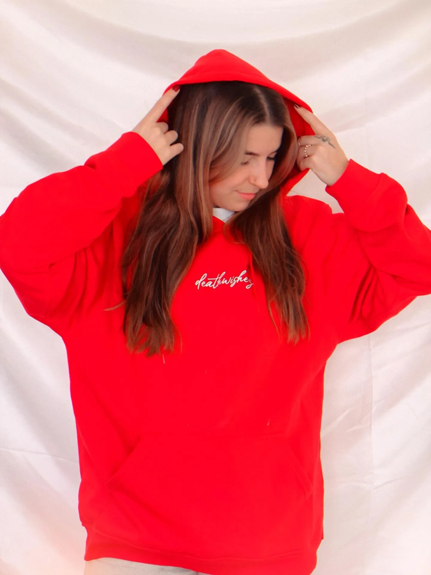 Certains transforment la douleur
en force.
D&rsquo;autres, en silence.
Moi, je la transforme en art. 
Chaque mot que j&rsquo;&eacute;cris,
chaque v&ecirc;tement que je cr&eacute;e,
chaque message que je partage
porte un morceau de cette transformatio