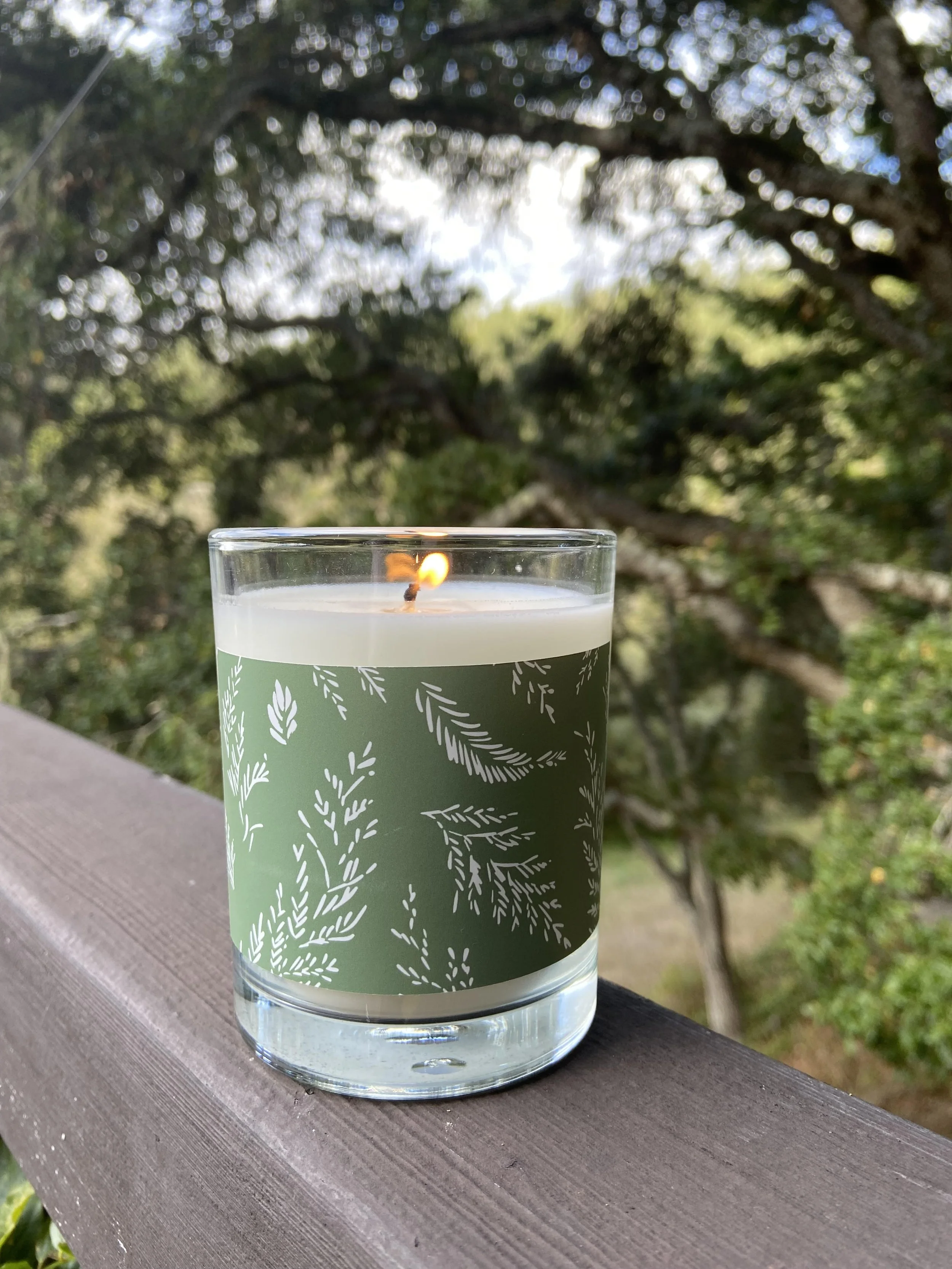 23_candle_fir_oak_lite_02.jpg