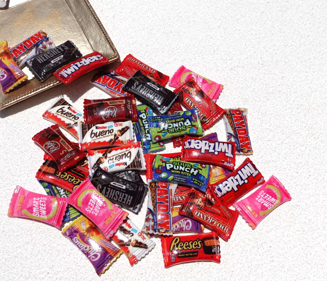 Dollhouse Miniature Candy Bars Random Assorted Pieces 1:12 Scale Candy Store Diorama Decor