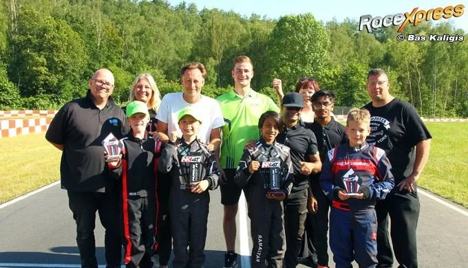 Autocoureur Calvin de Groot succesvol in Ford Fiesta Sprint Cup én als coach van karttalenten