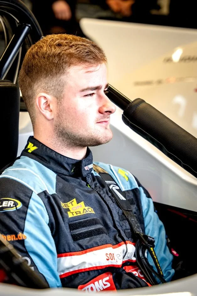 Calvin focus Radical.jpg