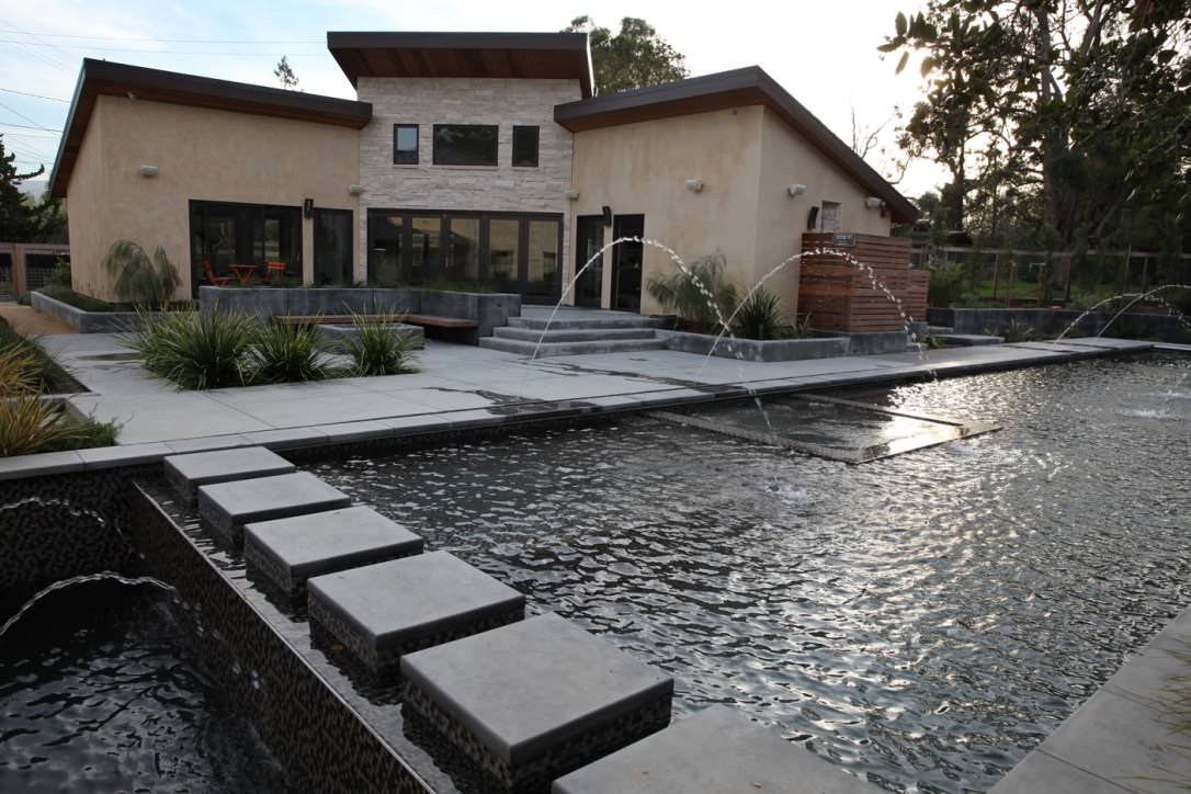 Palo Alto Contemporary Retreat