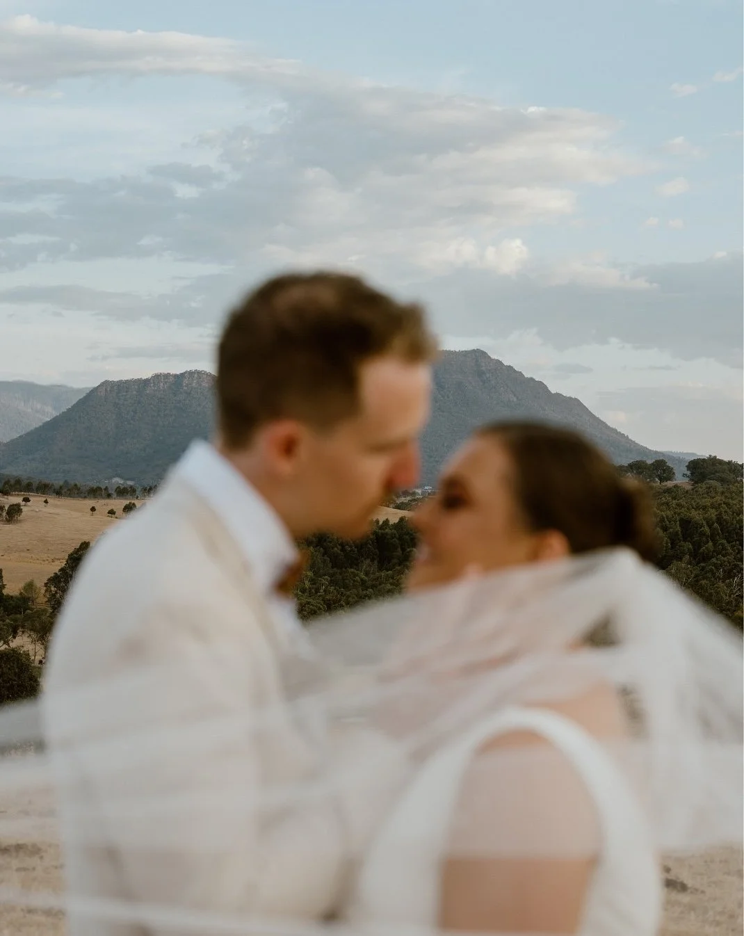 Happy Anniversary Mr &amp; Mrs Lester! 💛 

Venue: @bonfirestation
Celebrant: @celebrant_jorgiabrown
Photo: @weddingscapturedbypeta 
Dress Boutique: @luvbridal
Dress Designer: @madilanebridal
Florist: @my_little_potting_shed
Hair Stylist: @emilytavli