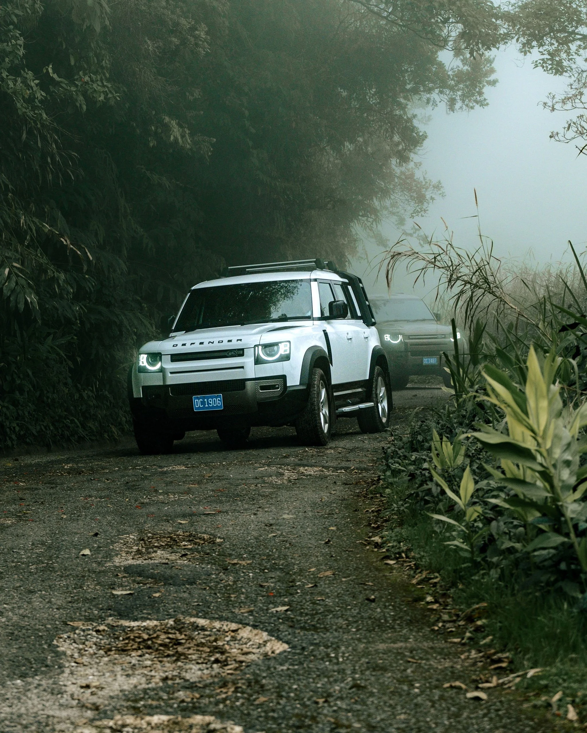 Land Rover Defender 17.jpg